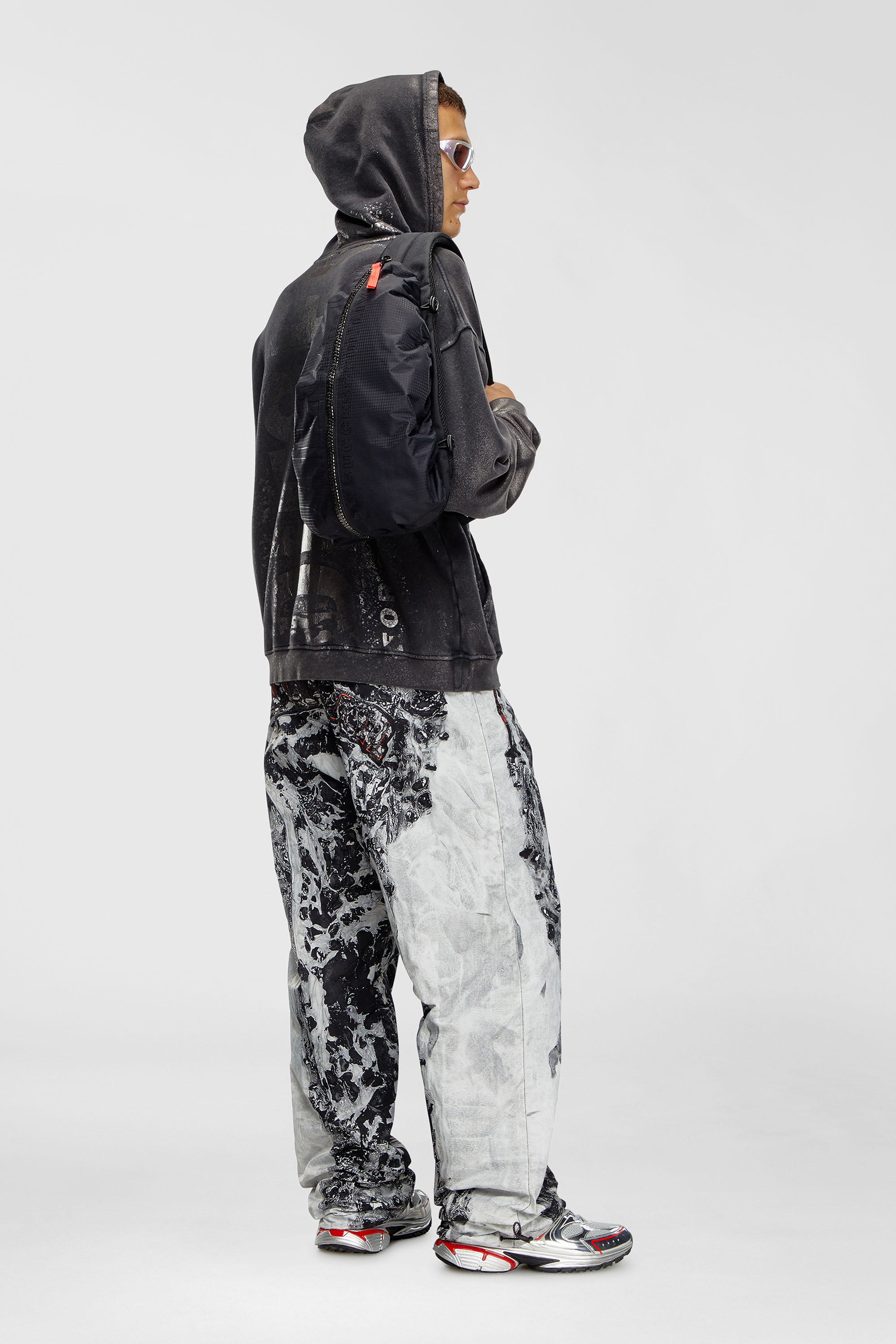 Diesel - ZIP-D SLING BAG X, Male's Zip-D-Sling backpack in check-jacquard shell in ブラック - 2
