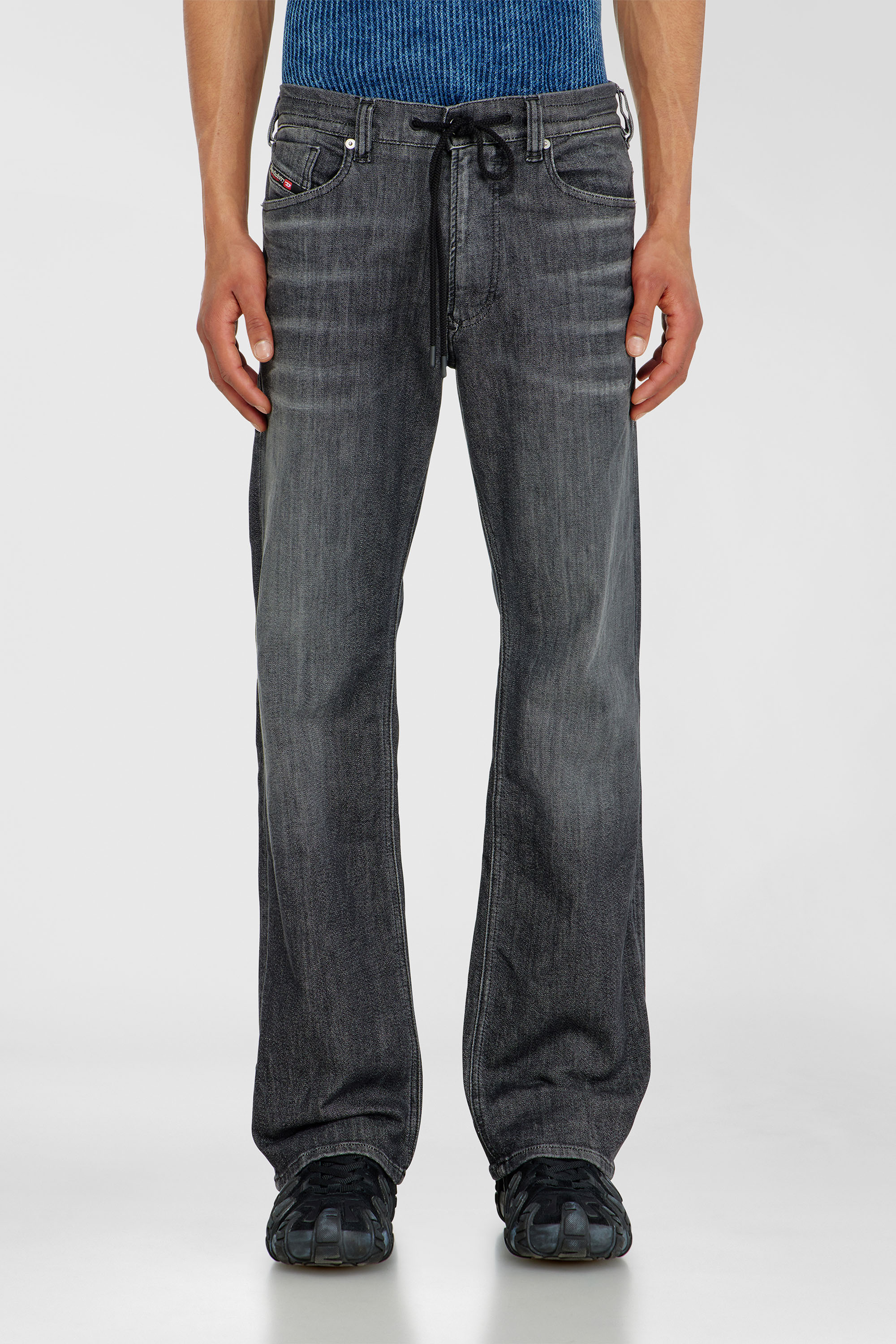Diesel - Male's Relaxed 2080 D-Reel Joggjeans&reg; 09M66, ブラック/ダークグレー - 1