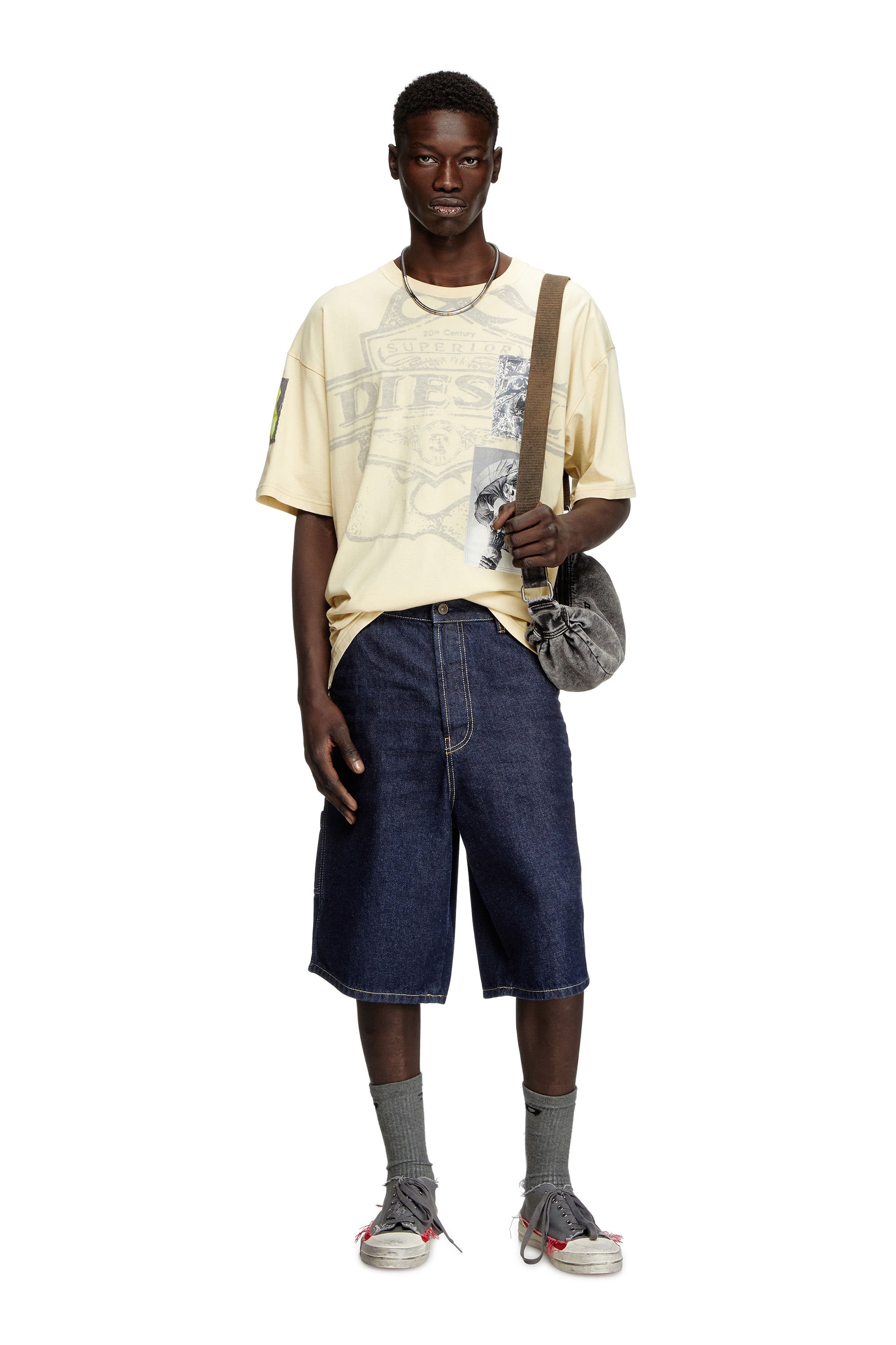 Diesel - D-LIVERY-SHORT, Male's Utility shorts in clean-wash denim in ダークブルー - 1