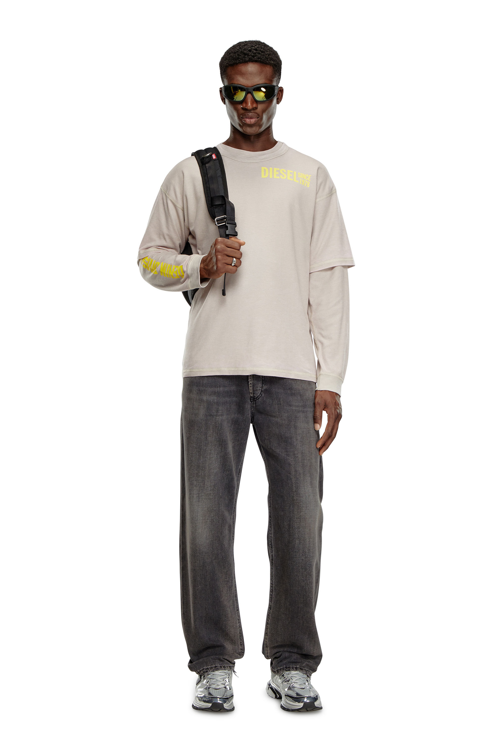 Diesel - T-BURNXT, Male's Waffle T-shirt with burnout wash in フェースパウダー - 2