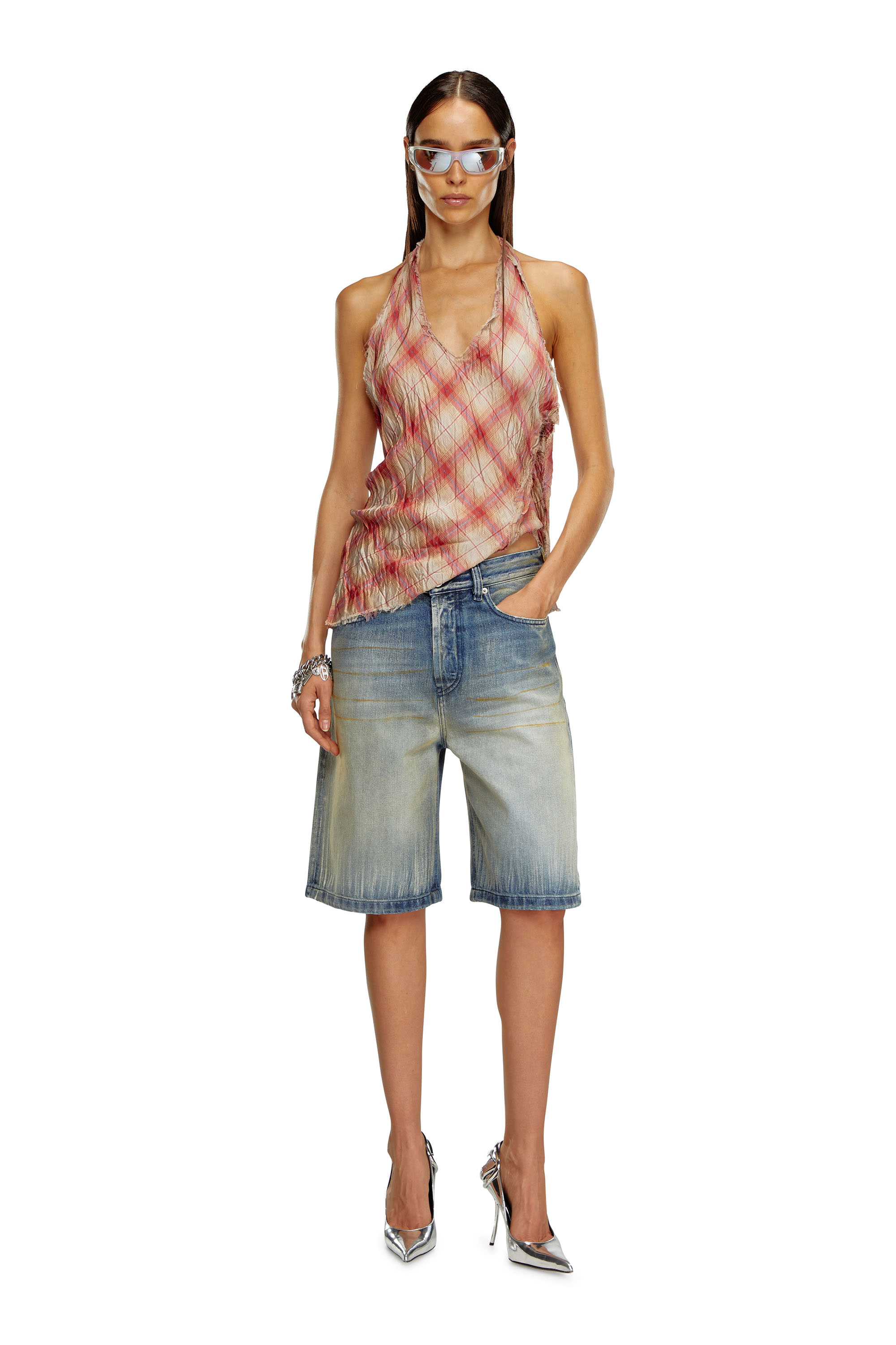 Diesel - DE-SIRE-SHORT, Female's Shorts in streaky hand-finished denim in ライトブルー - 1
