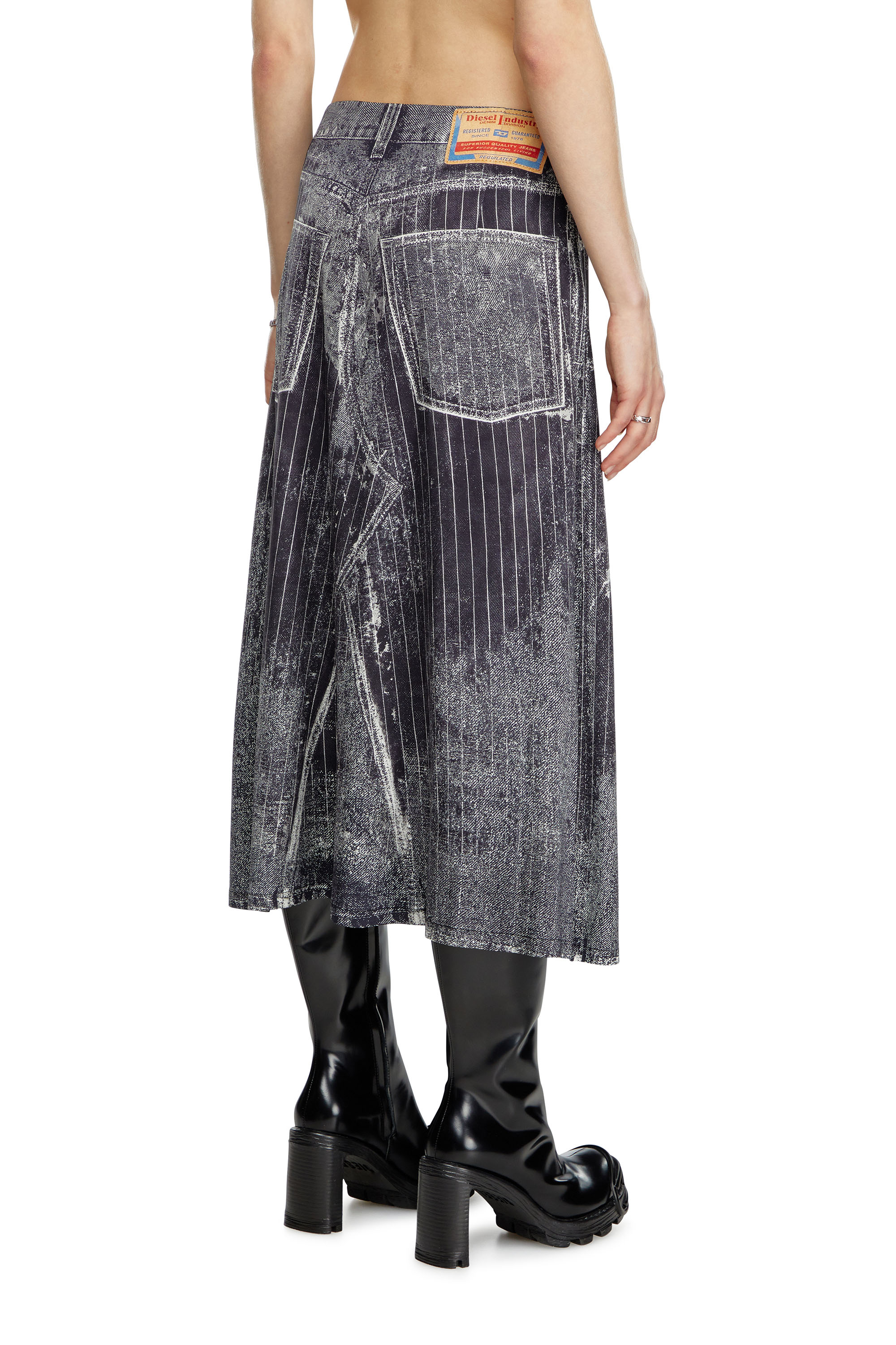 Diesel - O-HANNA, Female's Satin skirt with print of pinstripe denim in ブラック - 4