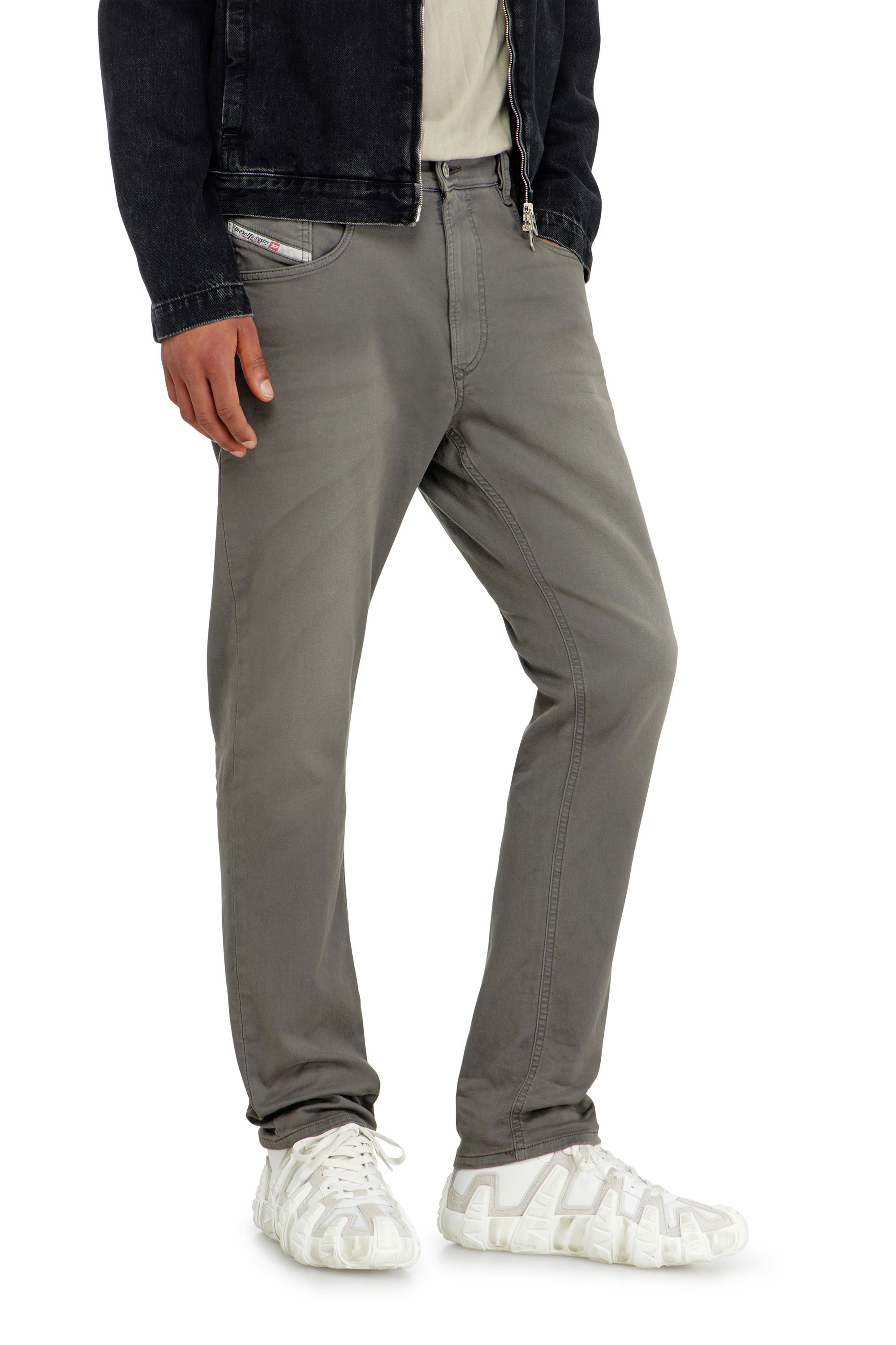 Diesel - Male's Regular 2032 D-Krooley-BW Joggjeans&reg; 0670M, グレー - 4