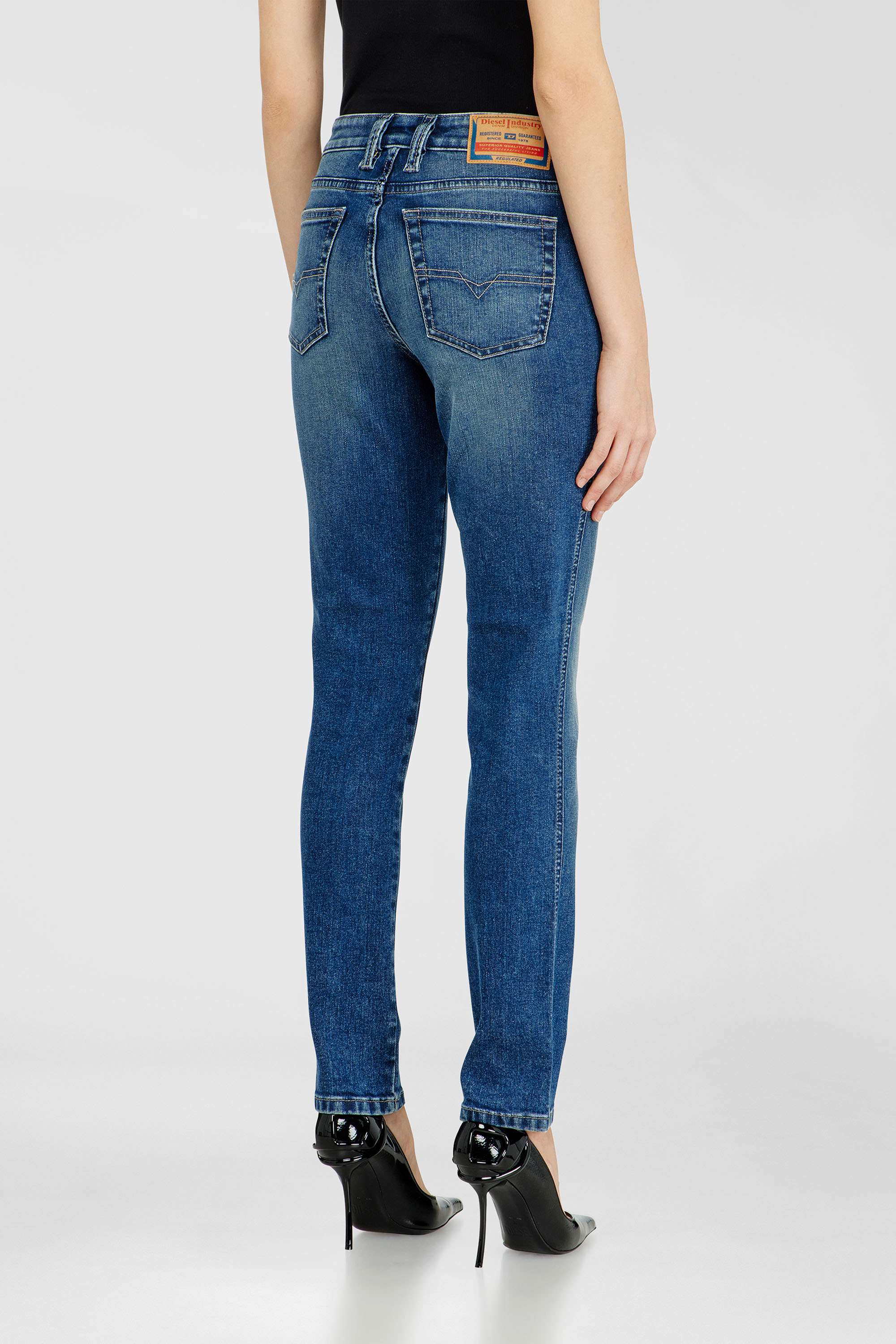 Diesel - Female's Slim Jeans 1992 D-Jiann 0DBEE, ミディアムブルー - 5