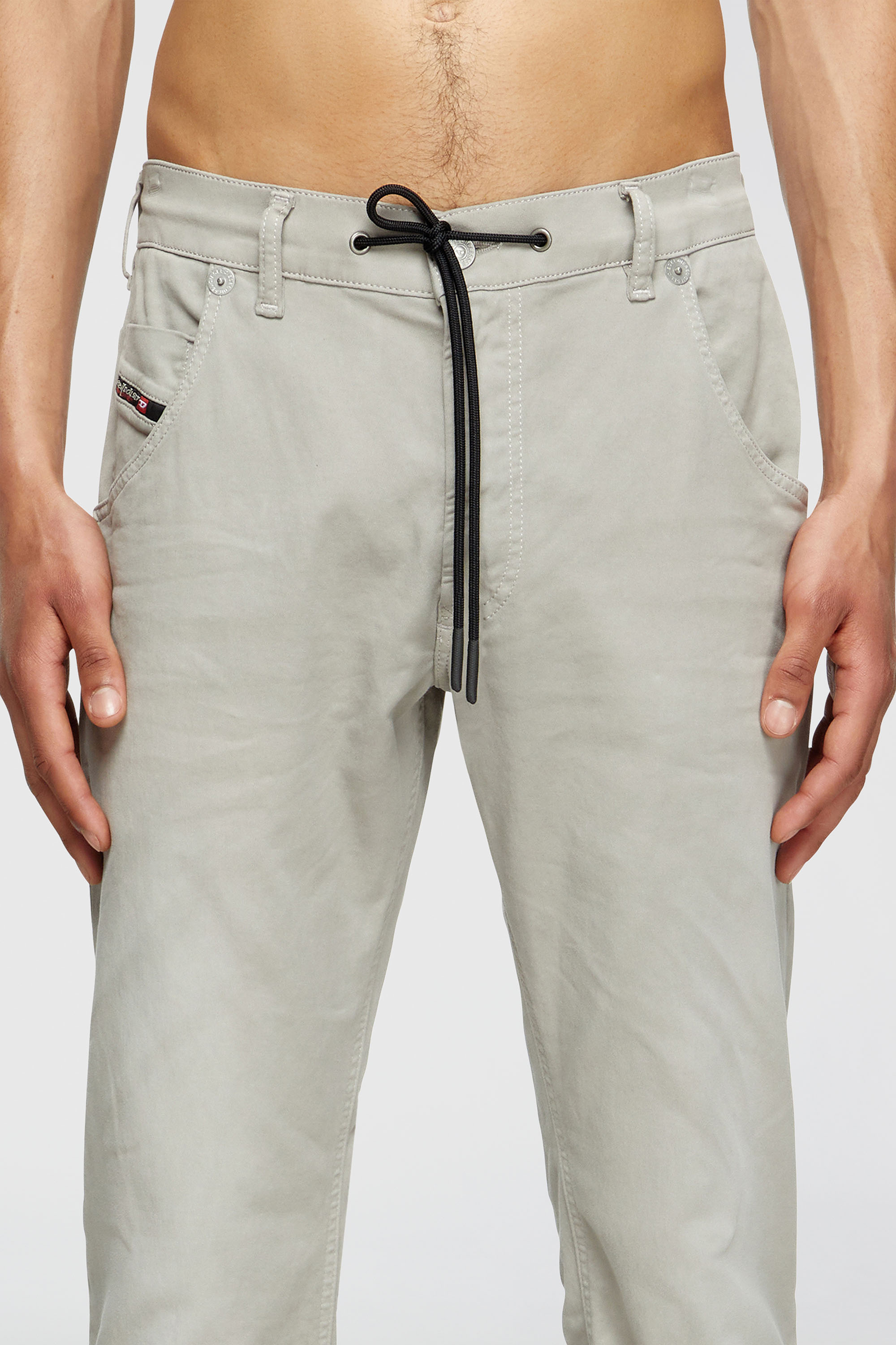 Diesel - Male's Regular 2032 D-Krooley Joggjeans&reg; 0670M, ライトグレー - 5