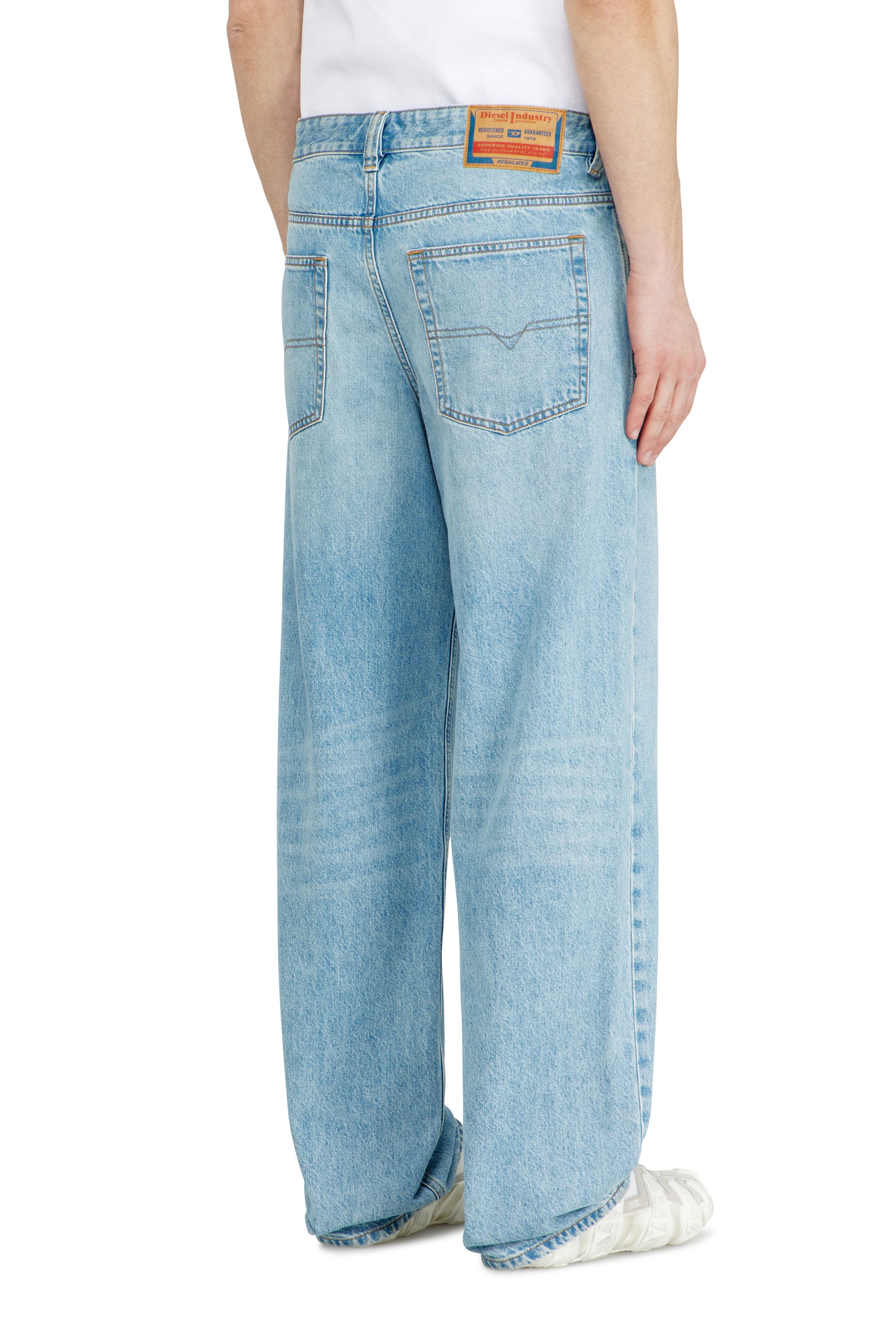Diesel - Male's Relaxed Jeans 2001 D-Macro 09I29, ライトブルー - 6