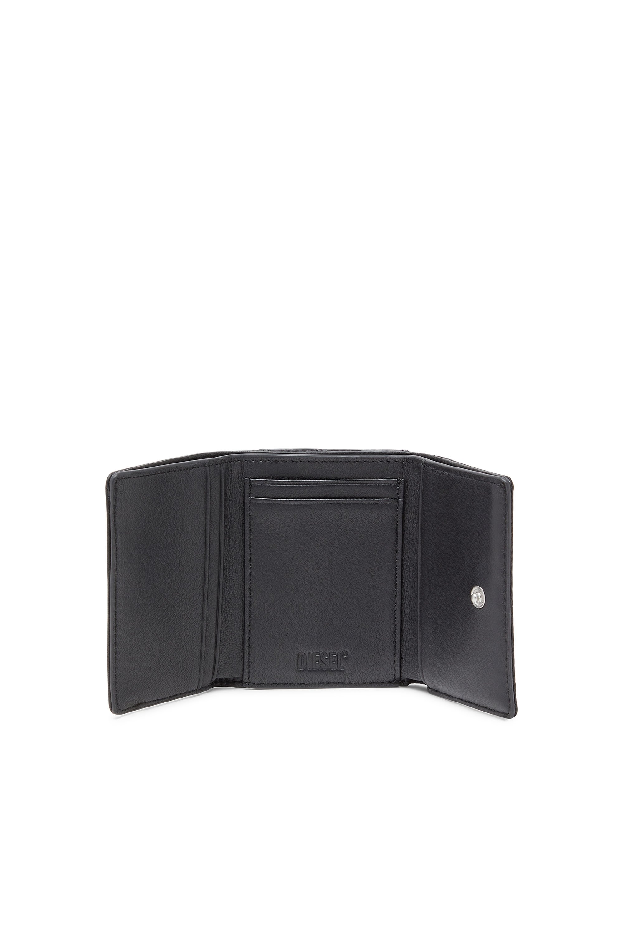 Diesel - MULTI-PKTS TRI-FOLD COIN 3D, Male's Dreifach faltbare Geldbörse aus Leder und Nylon, mit einem klaren Design, ausgestattet mit einem Geldscheinfach, vier Kartenfächern und einem separaten Münzfach. Die Vorderseite ist mit einer Metallplakette in D-Form akzentuiert, die ein geometrisches Detail setzt. in ブラック - 3