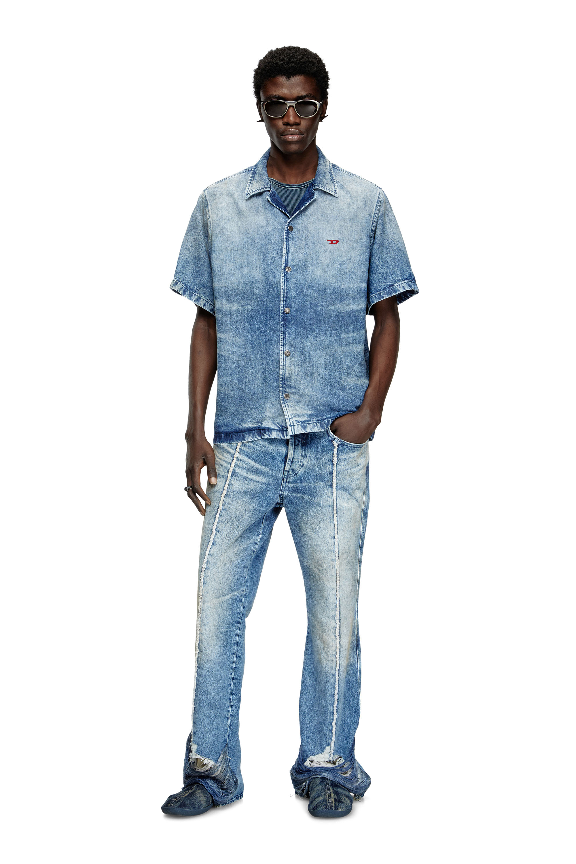 Diesel - D-NABIL-FSG, Male's Bowling shirt in distressed denim in ミディアムブルー - 1