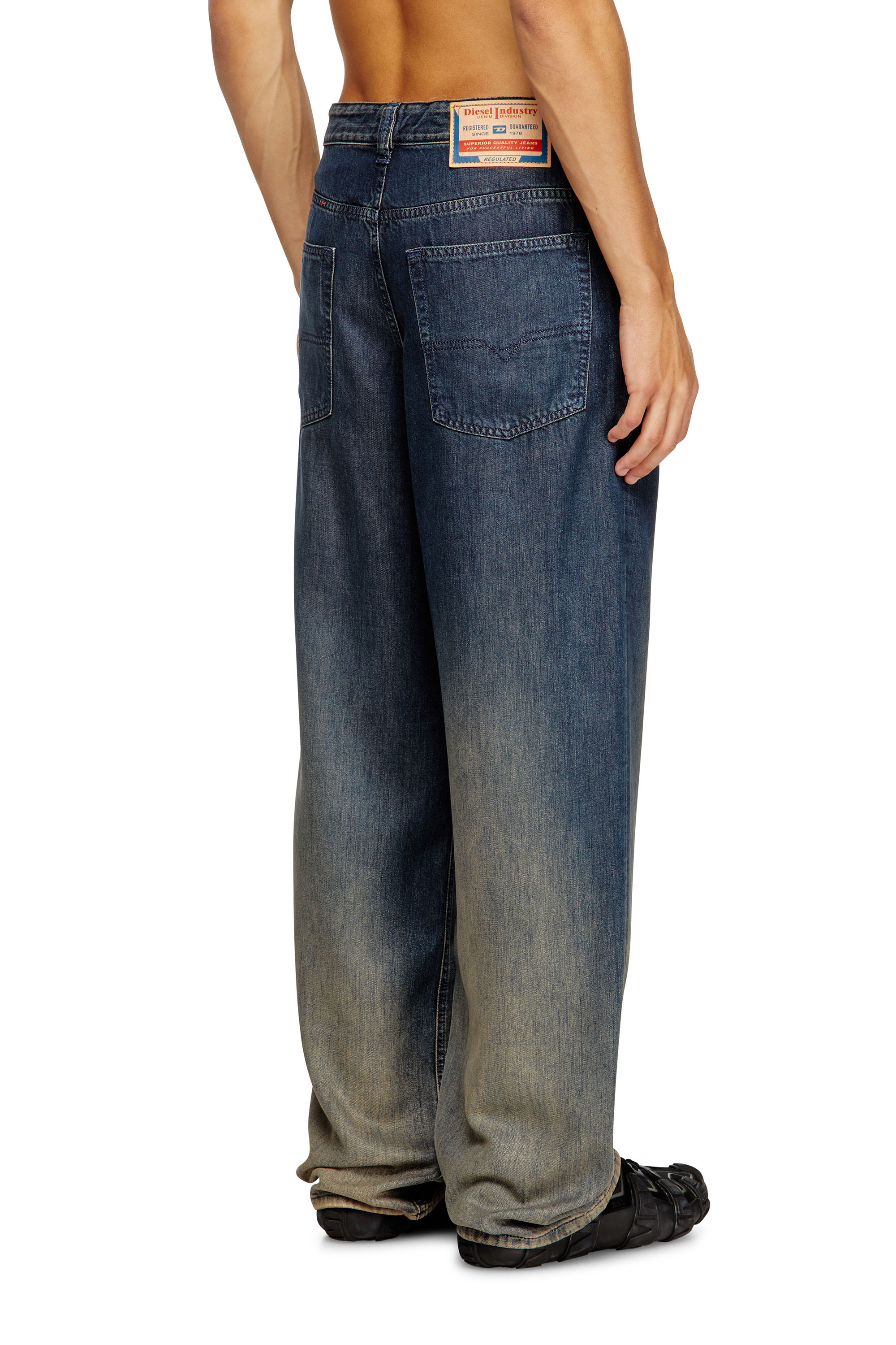 Diesel - Male's Relaxed Jeans 2001 D-Macro 068TD, ダークブルー - 4