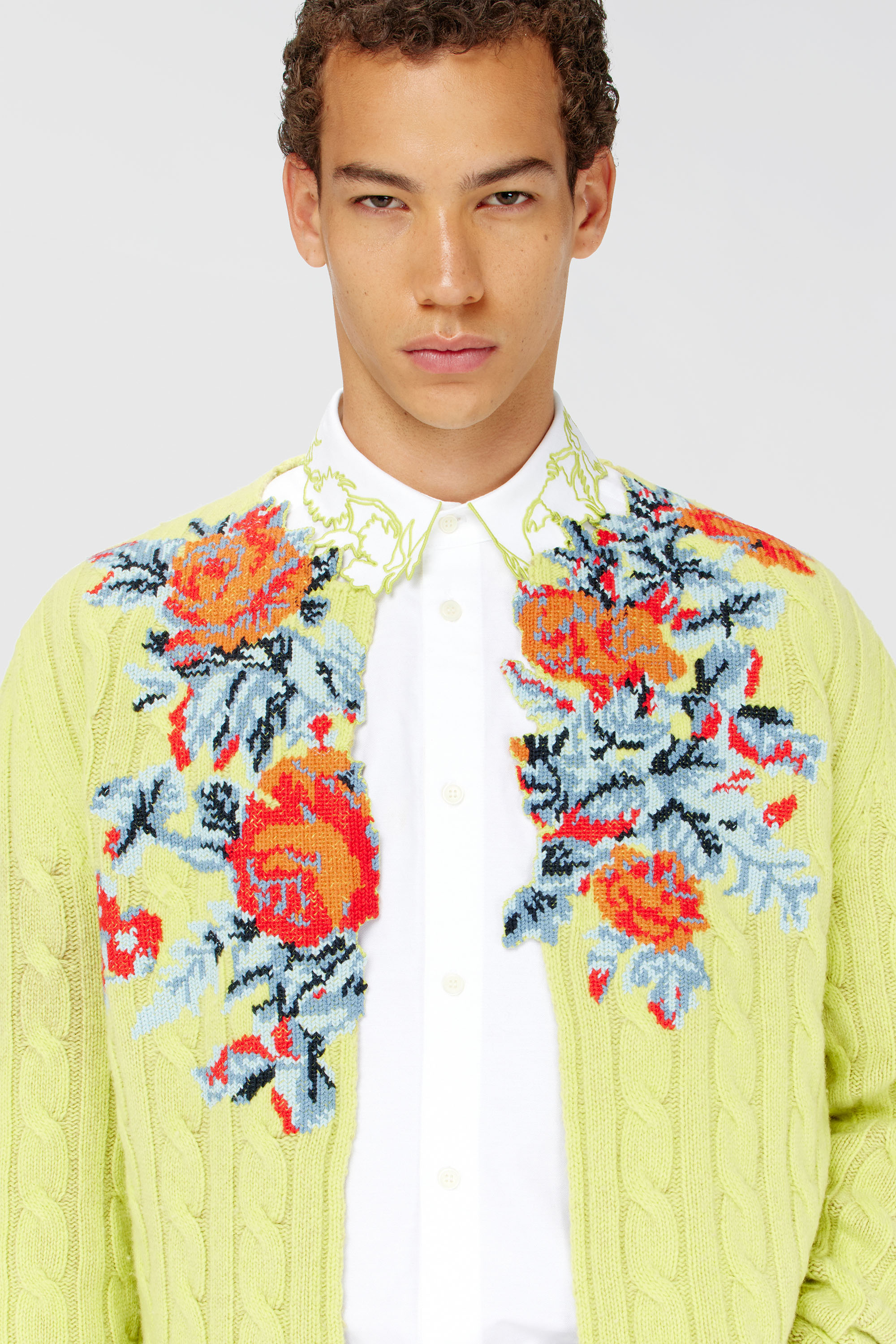 Diesel - K-RINO, Male's Open-front cardigan in floral cable knit in 蛍光イエロー - 4