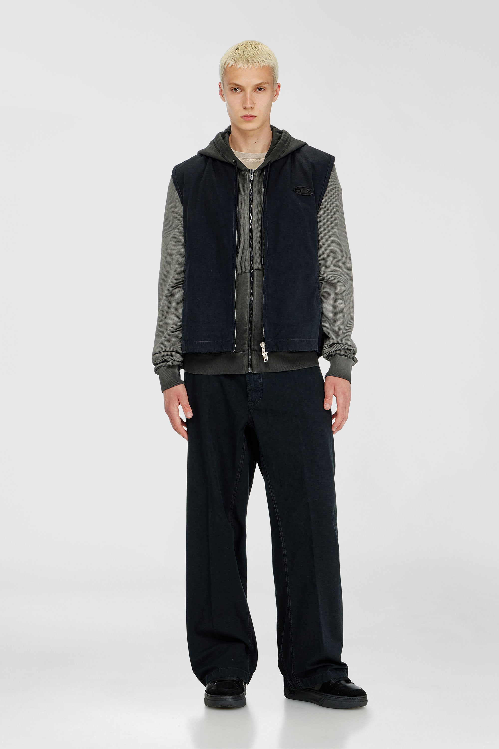 Diesel - J-TYPE-CO-SL, Male's スリーブレスジャケット in ブラック - 2
