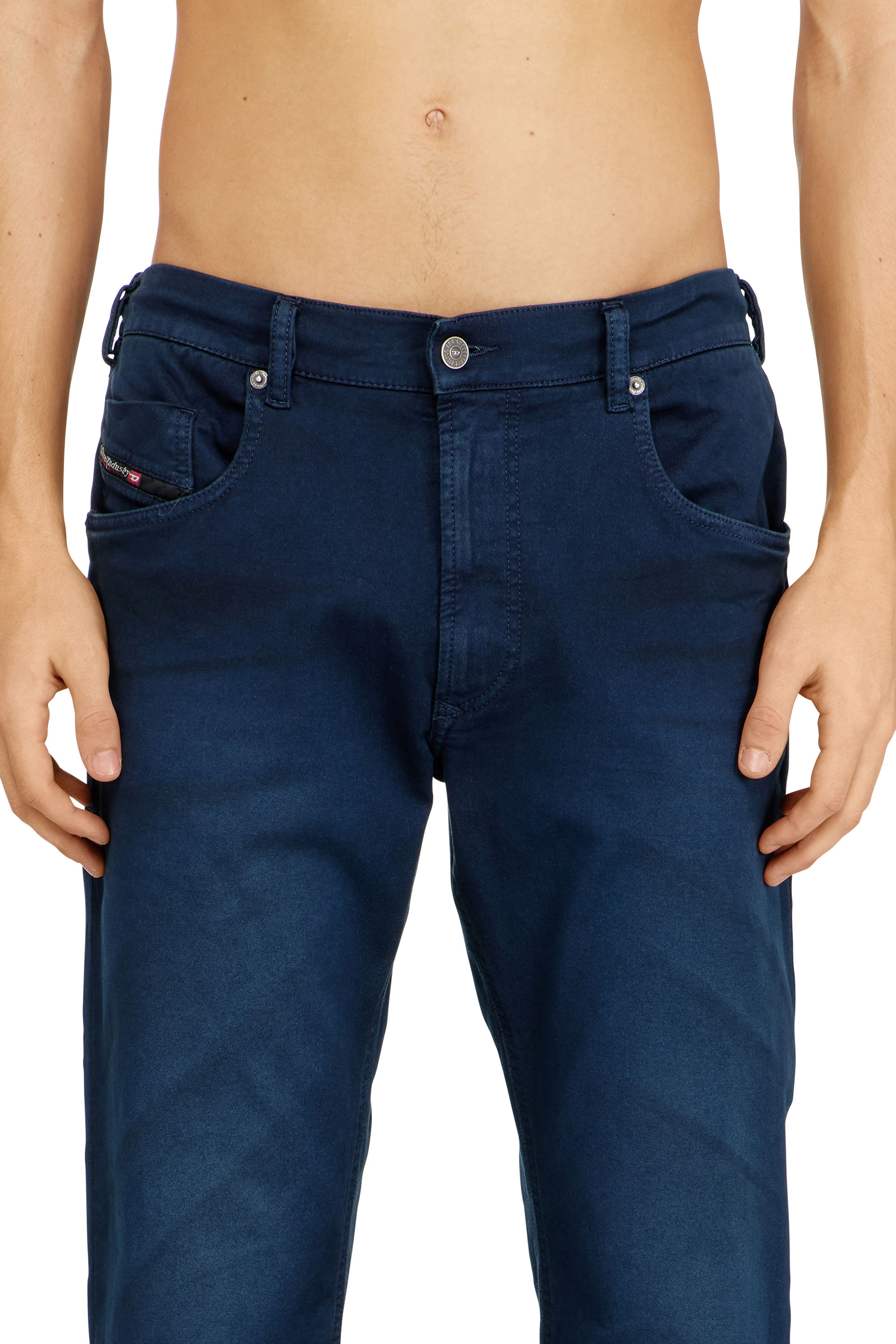 Diesel - Male's Regular 2032 D-Krooley-BW Joggjeans&reg; 0670M, ダークブルー - 5