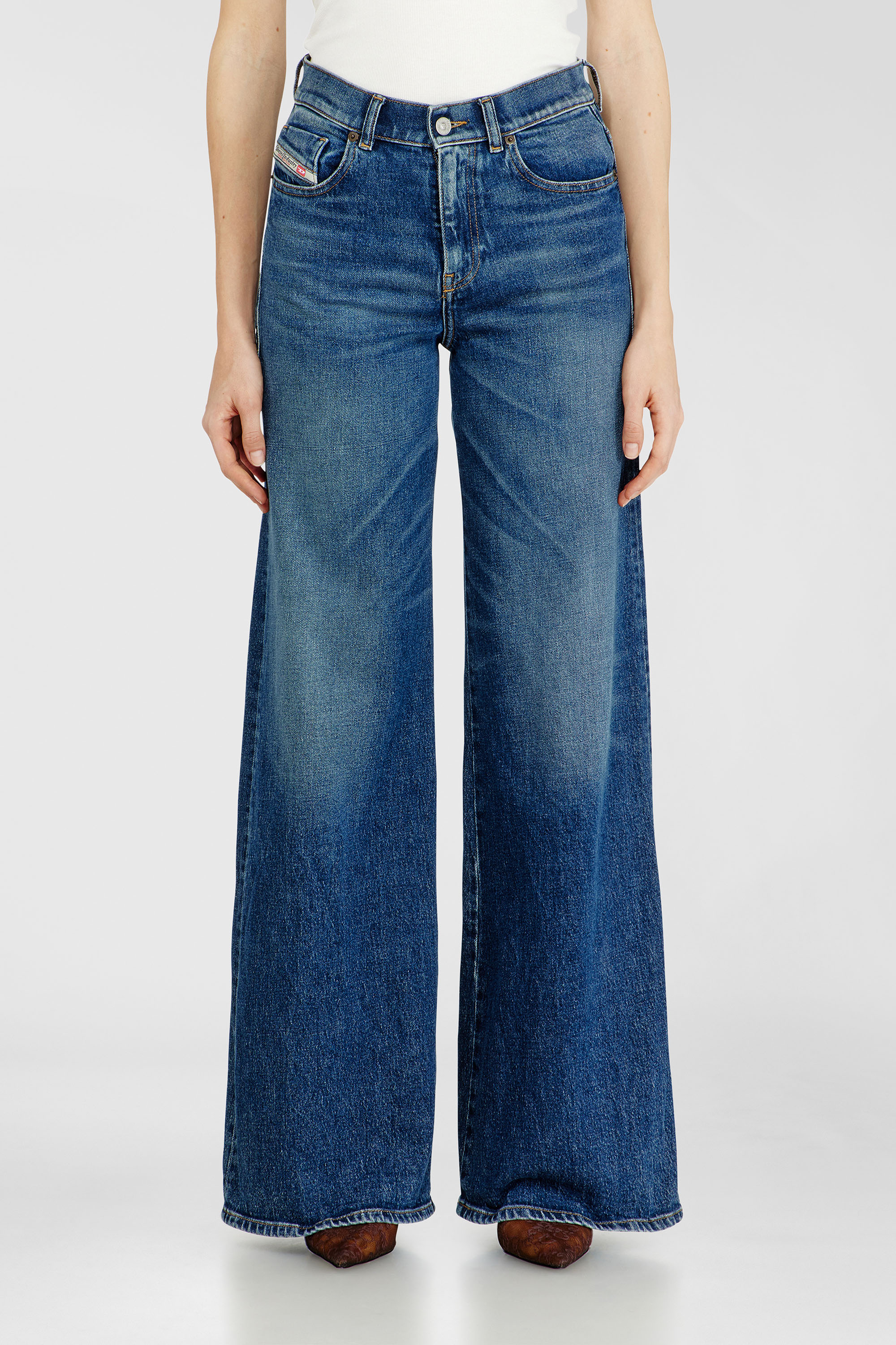 Diesel - Female's Flare Jeans 1978 D-Akemi 09L21, ミディアムブルー - 4