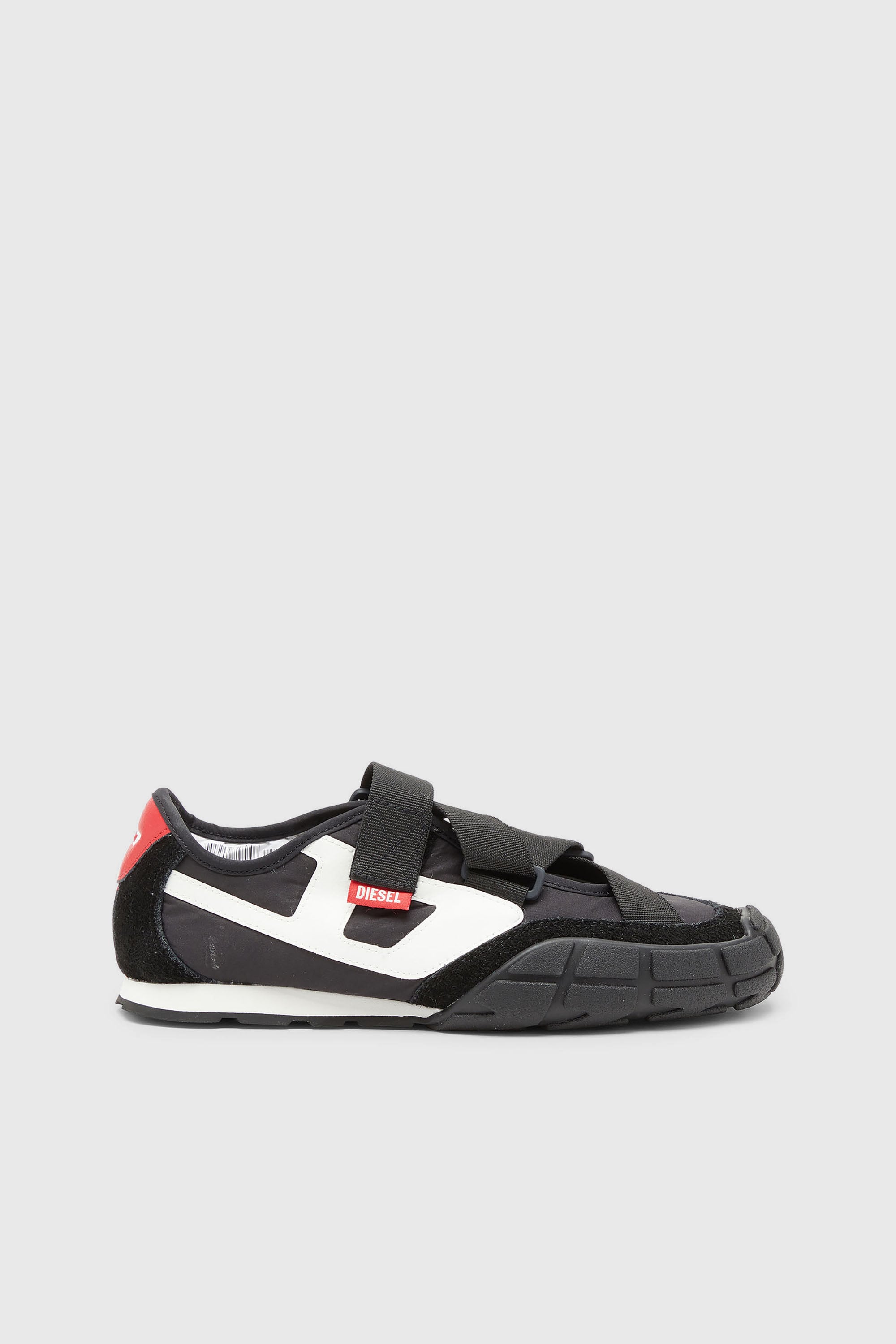 Diesel - S-PAGODHA SLIP-ON W, Female's スニーカー in ブラック/ホワイト - 1