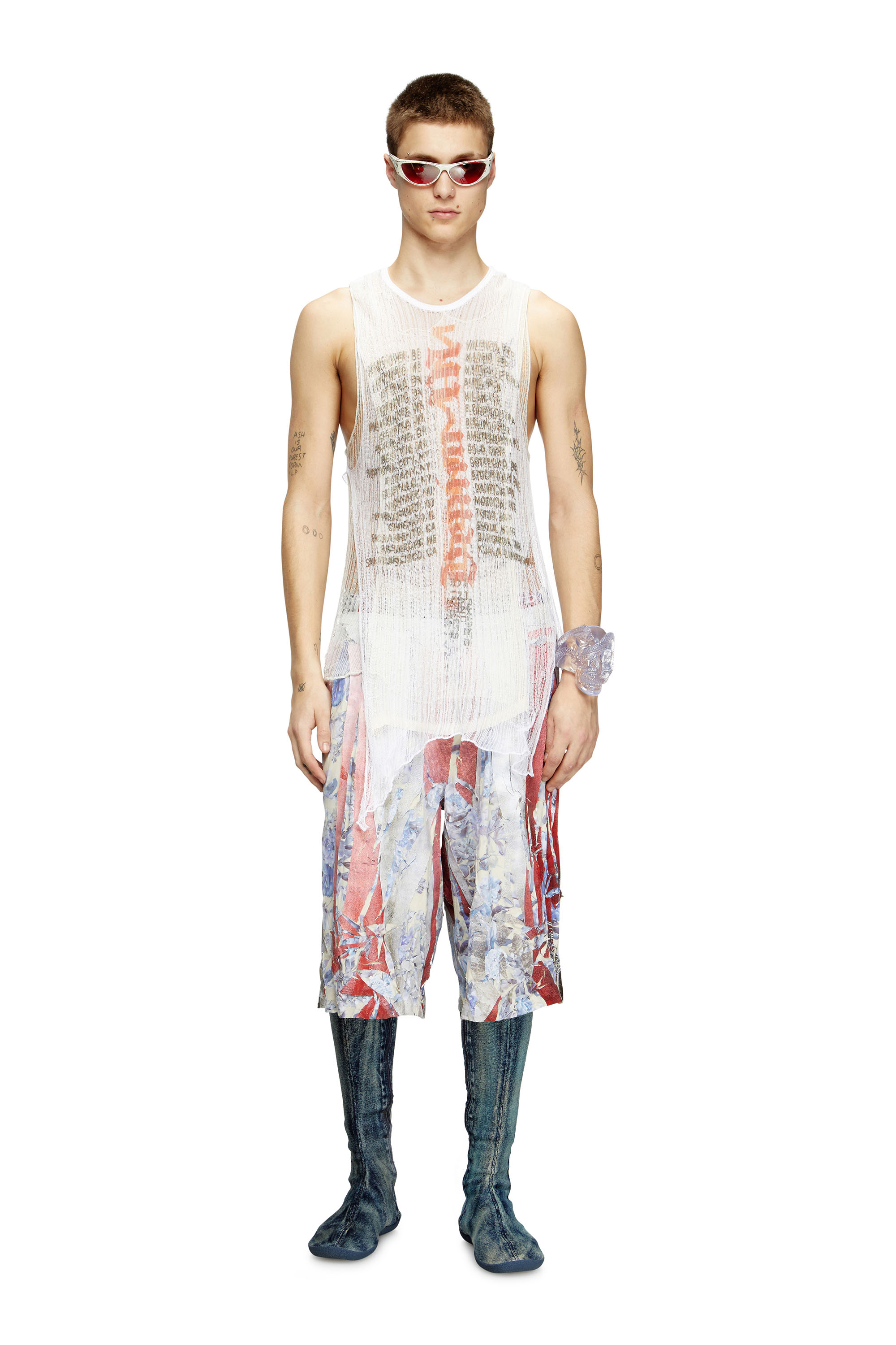 Diesel - P-HELGE, Unisex's Floral shorts with cracked over-print in レッド/ホワイト - 1