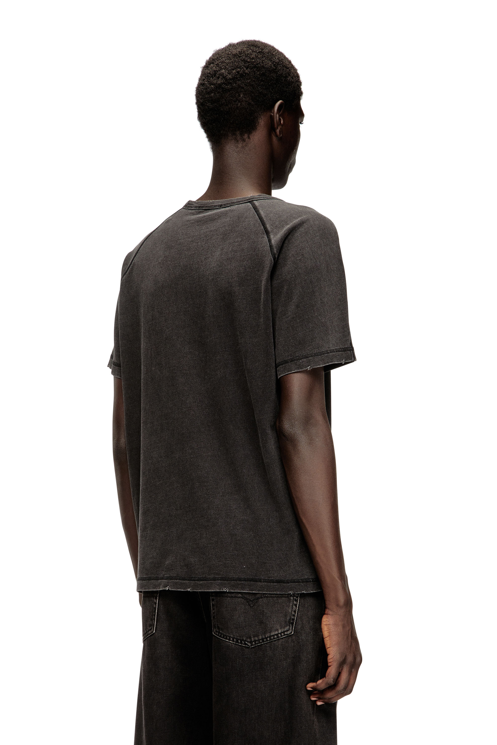 Diesel - T-ADJIND-NEW, Male's Tシャツ in ブラック - 4