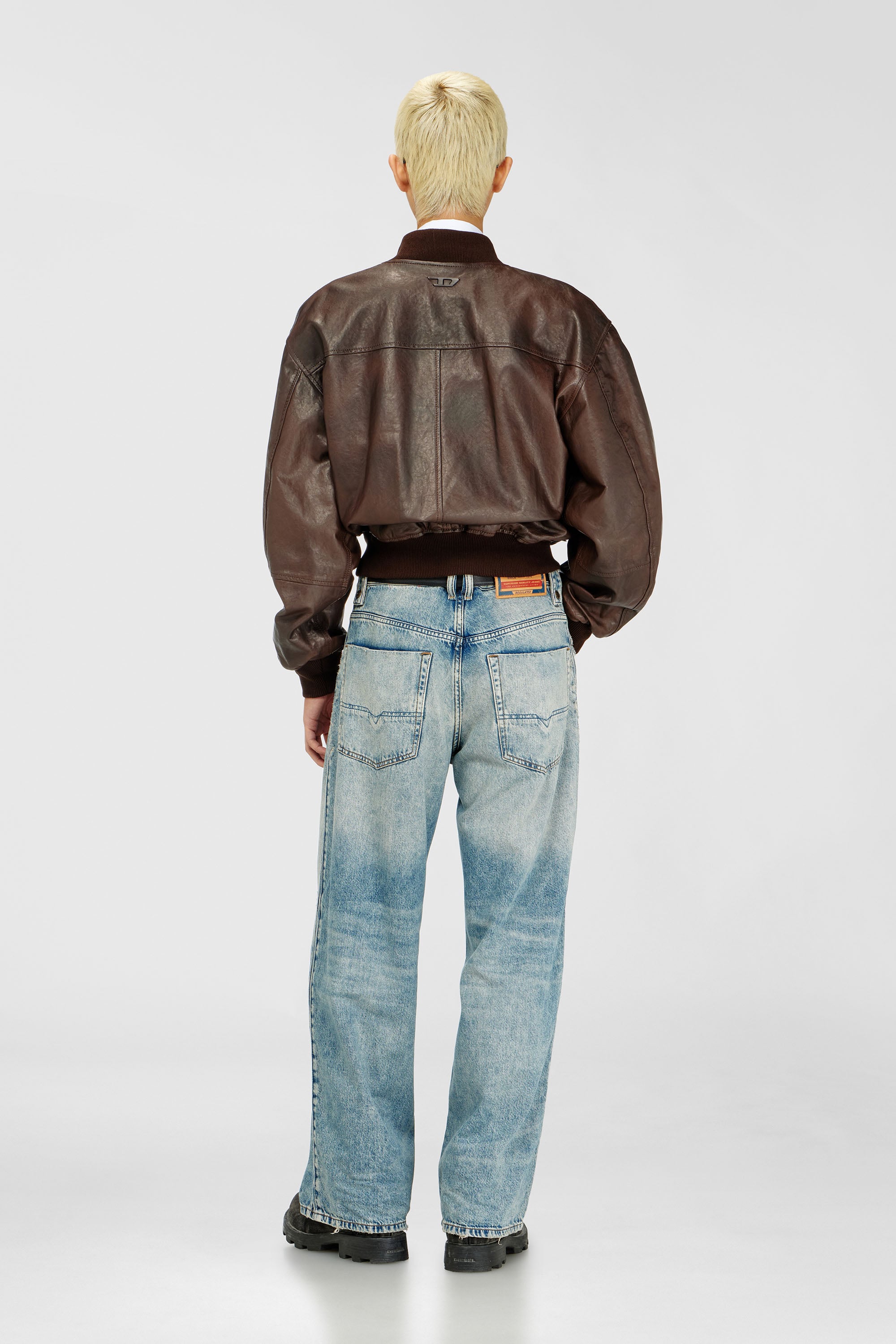 Diesel - Unisex's Relaxed Jeans 1982 D-Hakou 09Q76, ライトブルー - 2
