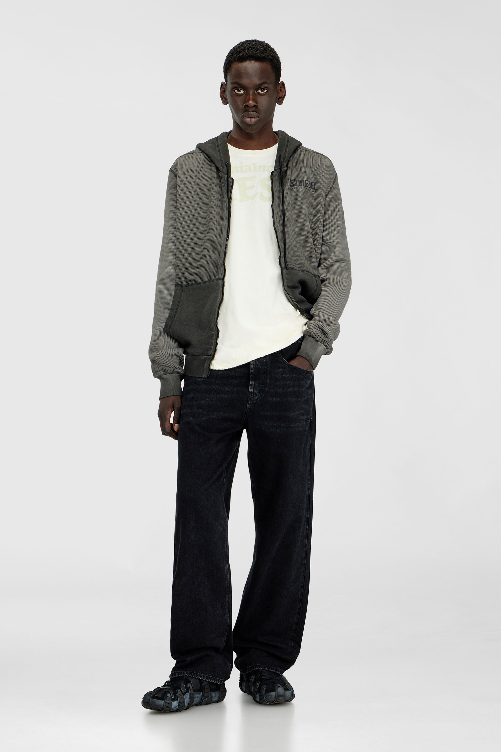Diesel - Male's Relaxed Jeans 2001 D-Macro 09P09, ブラック/ダークグレー - 1