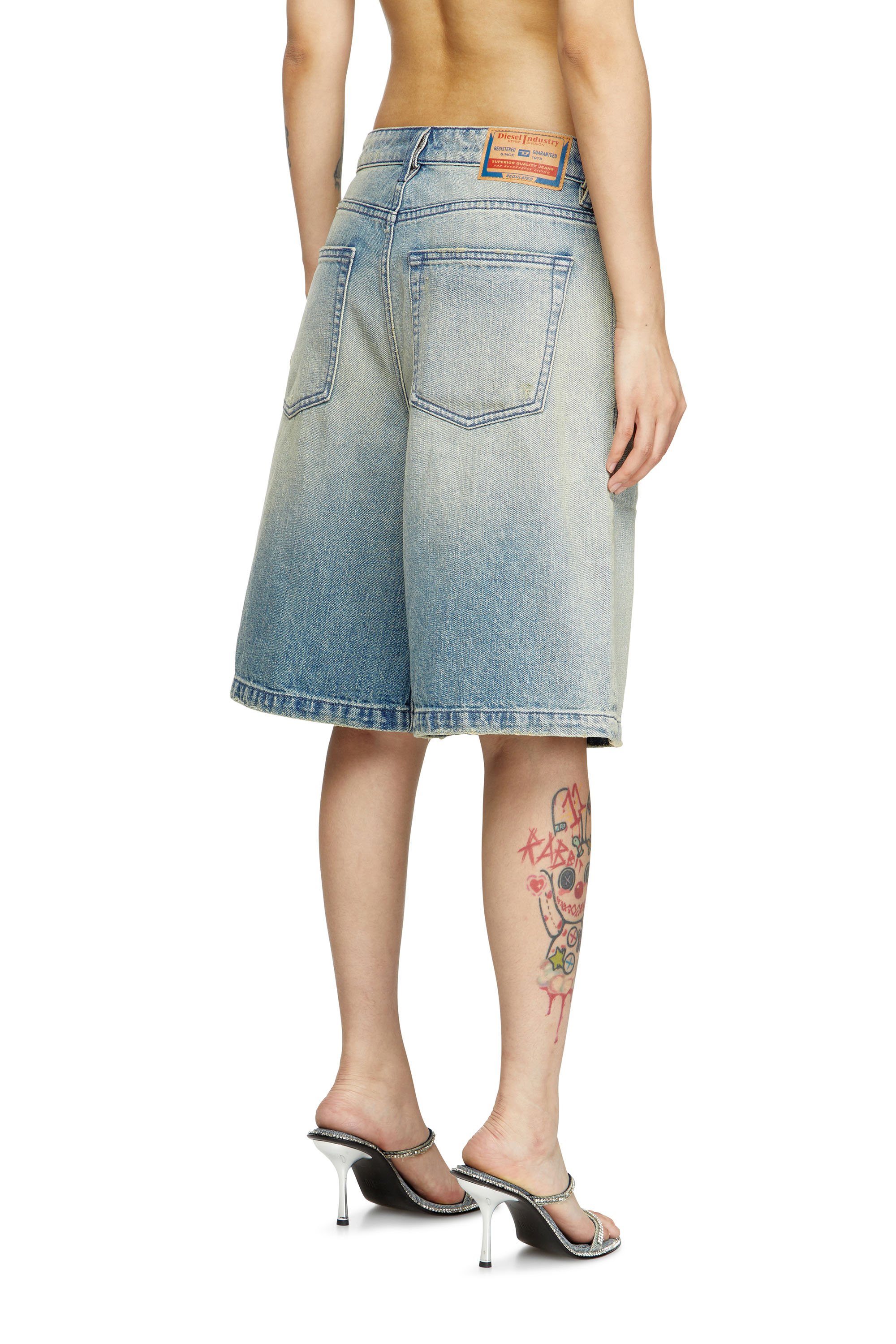 Diesel - DE-SIRE-SHORT, Female's Shorts in worn-effect denim in ライトブルー - 4