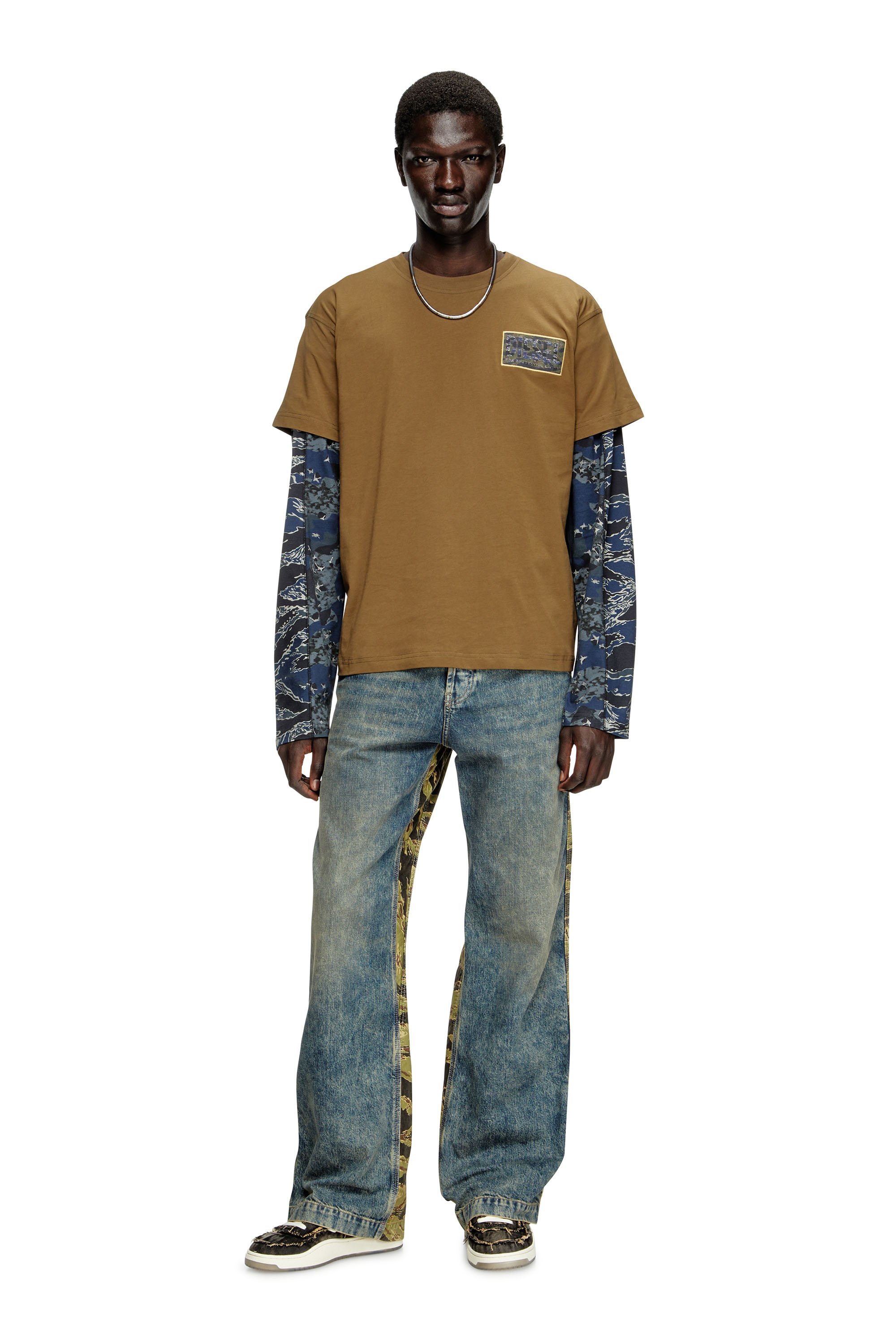 Diesel - T-NORM-T3, Male's T-shirt with camo logo patch in ミリタリーグリーン - 2