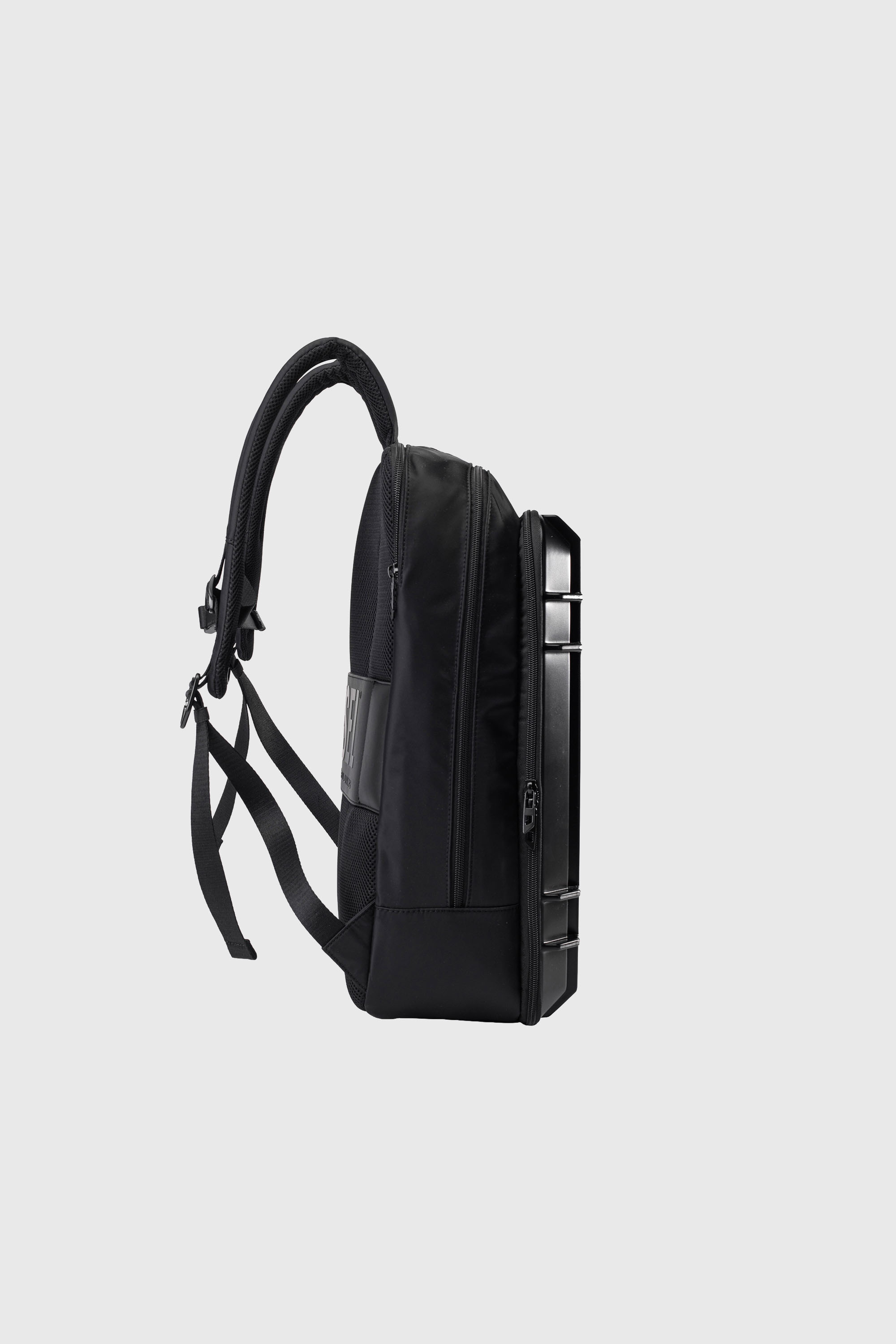 Diesel - DIESEL PC STRONG IMAGE BACKPACK- DSB005, Unisex's Rugged travel backpack in ブラック - 4