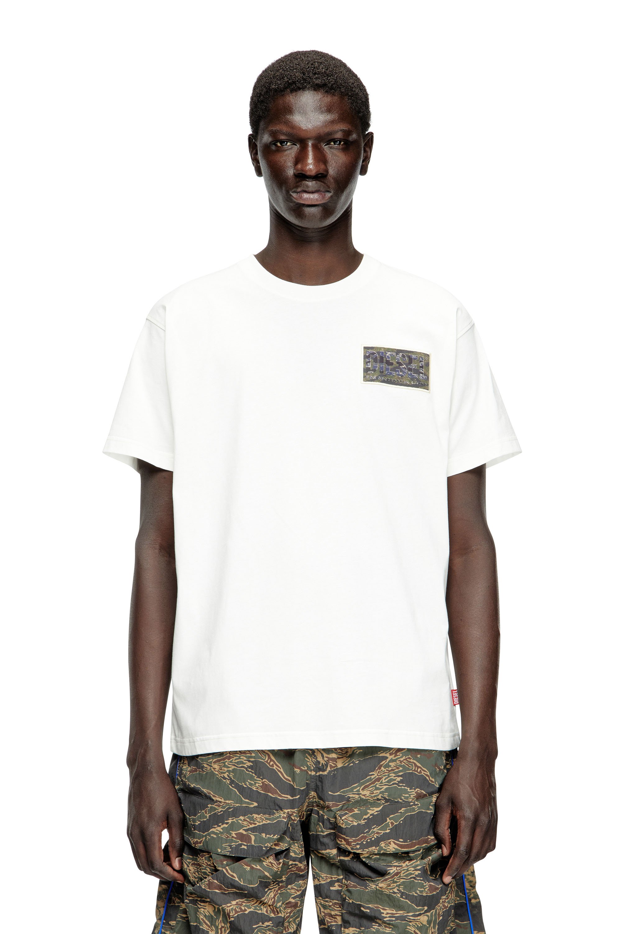 Diesel - T-NORM-T3, Male's T-shirt with camo logo patch in ホワイト - 1