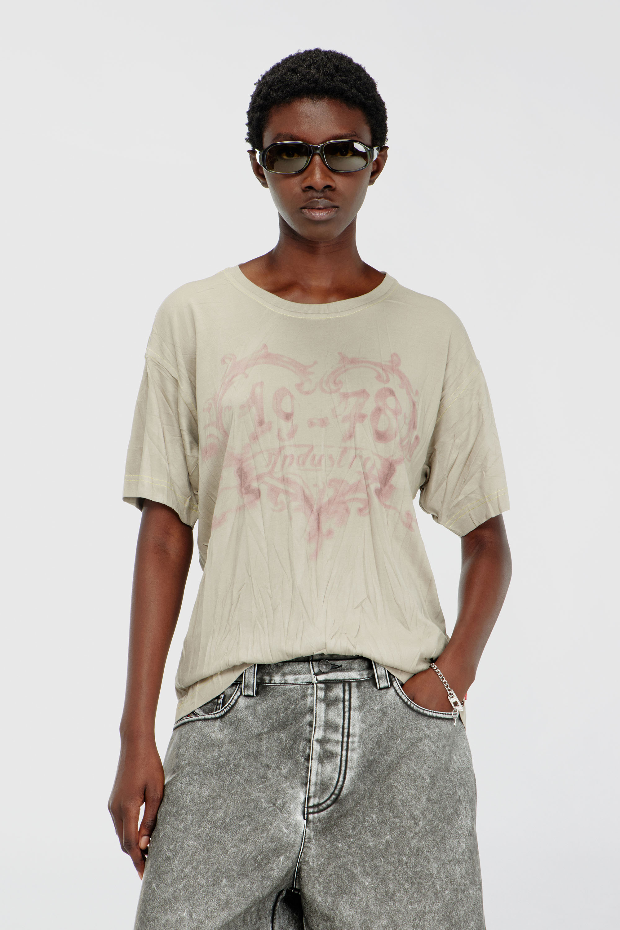 Diesel - T-NORMY-AA4, Female's Tシャツ in ベージュ/ピンク - 1