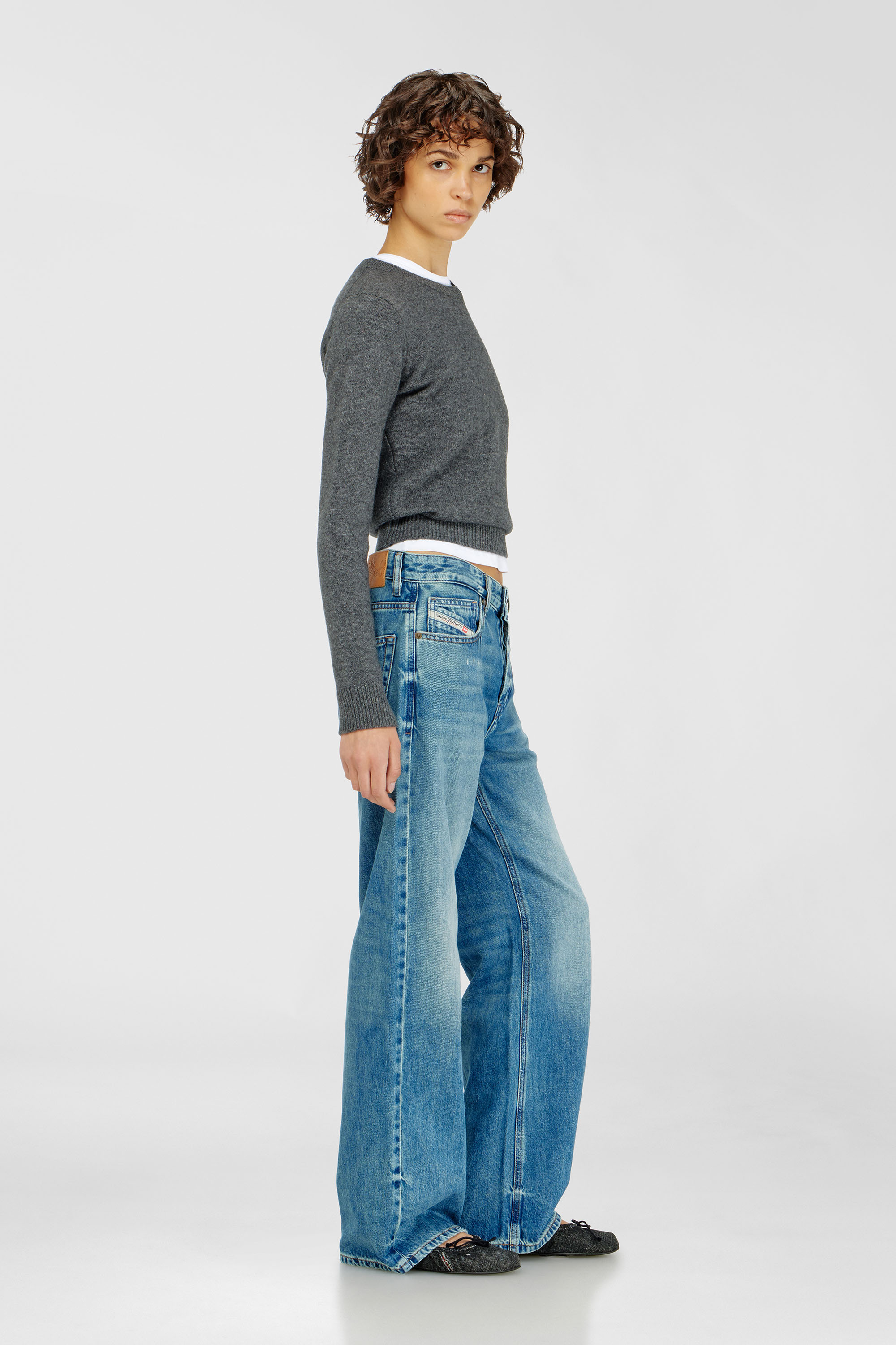 Diesel - Female's Relaxed Jeans 1990 D-Waigee 0TJDI, ミディアムブルー - 2