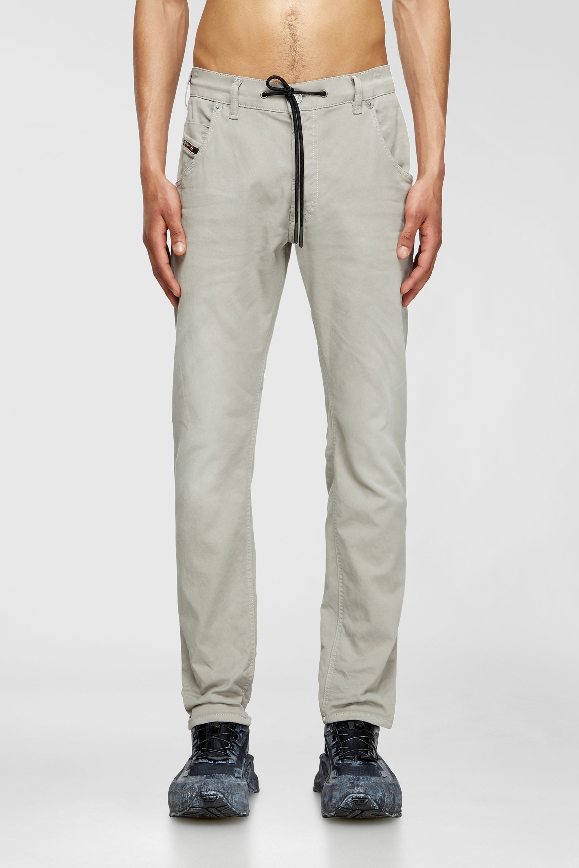 Diesel - Male's Regular 2032 D-Krooley Joggjeans&reg; 0670M, ライトグレー - 1
