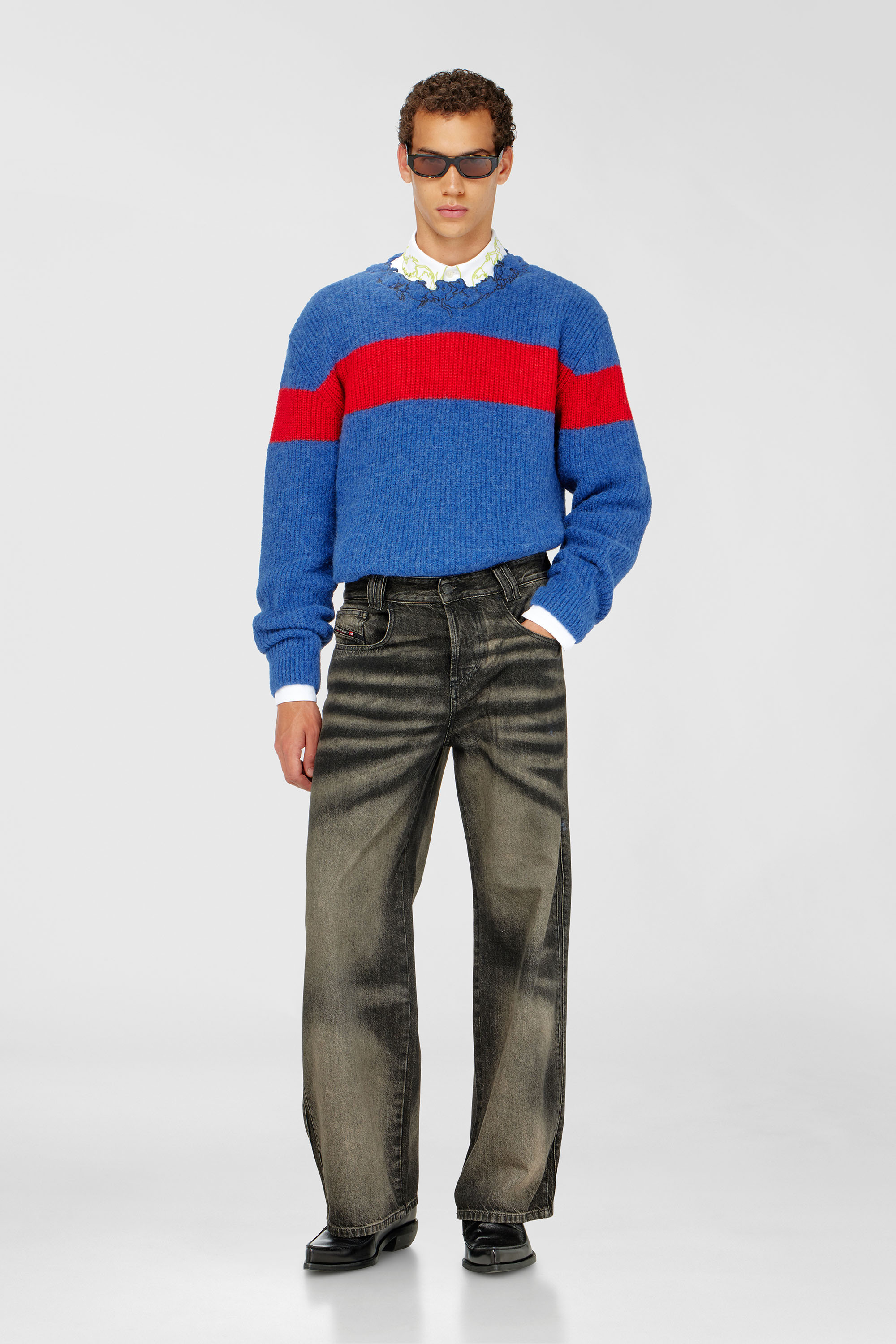 Diesel - K-SOREN, Male's Alpaca-blend jumper with jagged floral neck in レッド/ブルー - 1