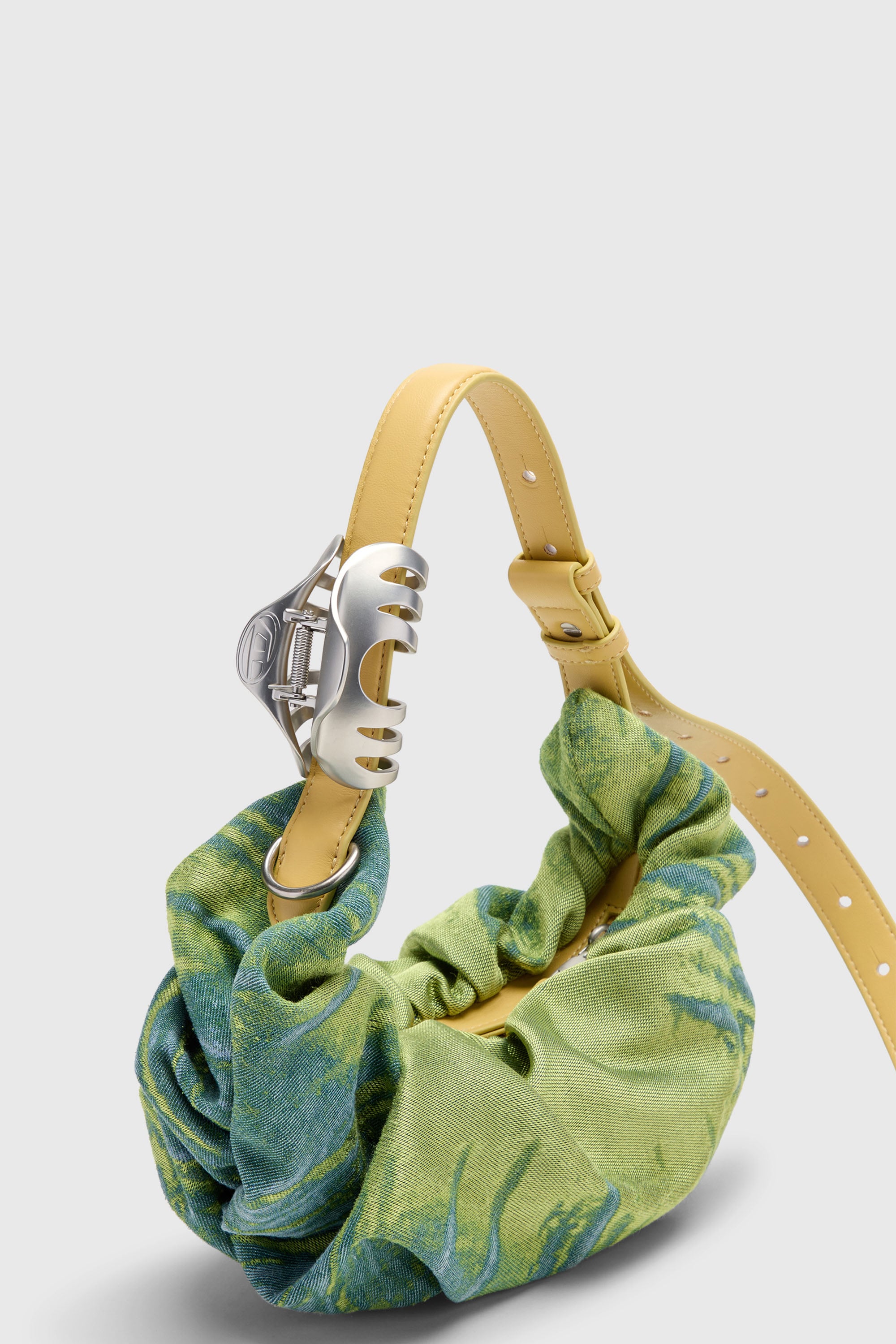 Diesel - GRAB-D HOBO S, Female's Grab-D-Small scrunched hobo bag in satin denim in グリーン - 4