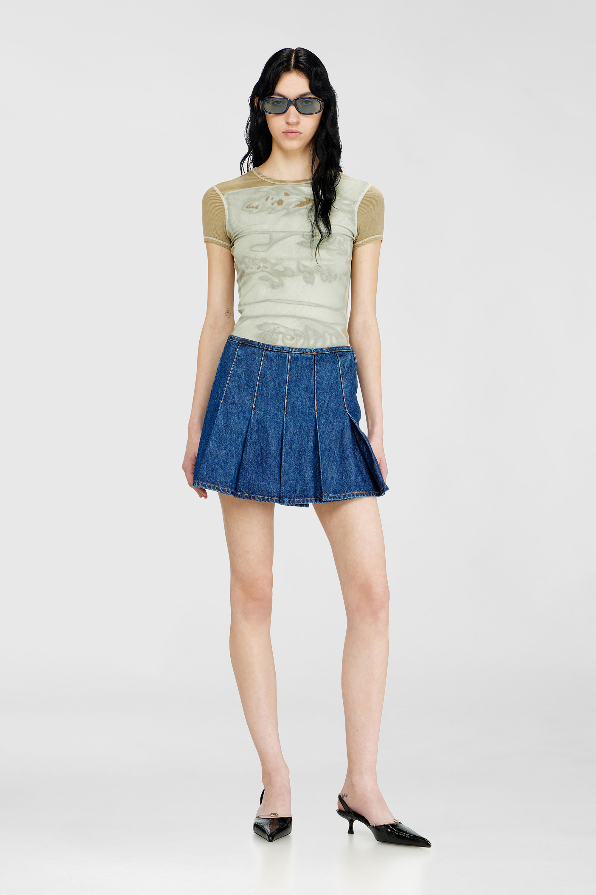 Diesel - T-ELE-LONG-AA1, Female's 半袖トップ in ベージュ/グリーン - 1