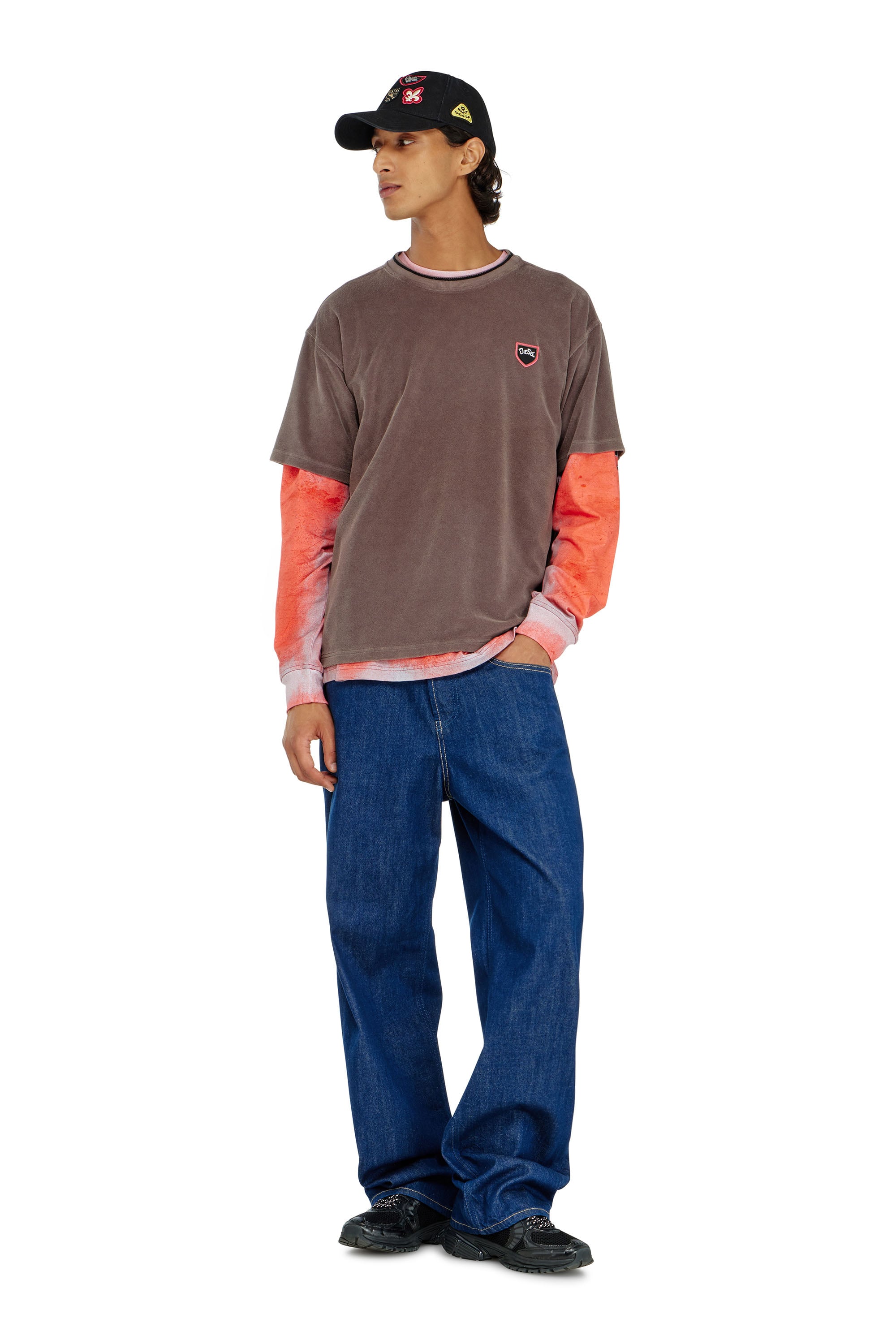 Diesel - T-SPONGY, Male's Tシャツ in ブラウン - 2