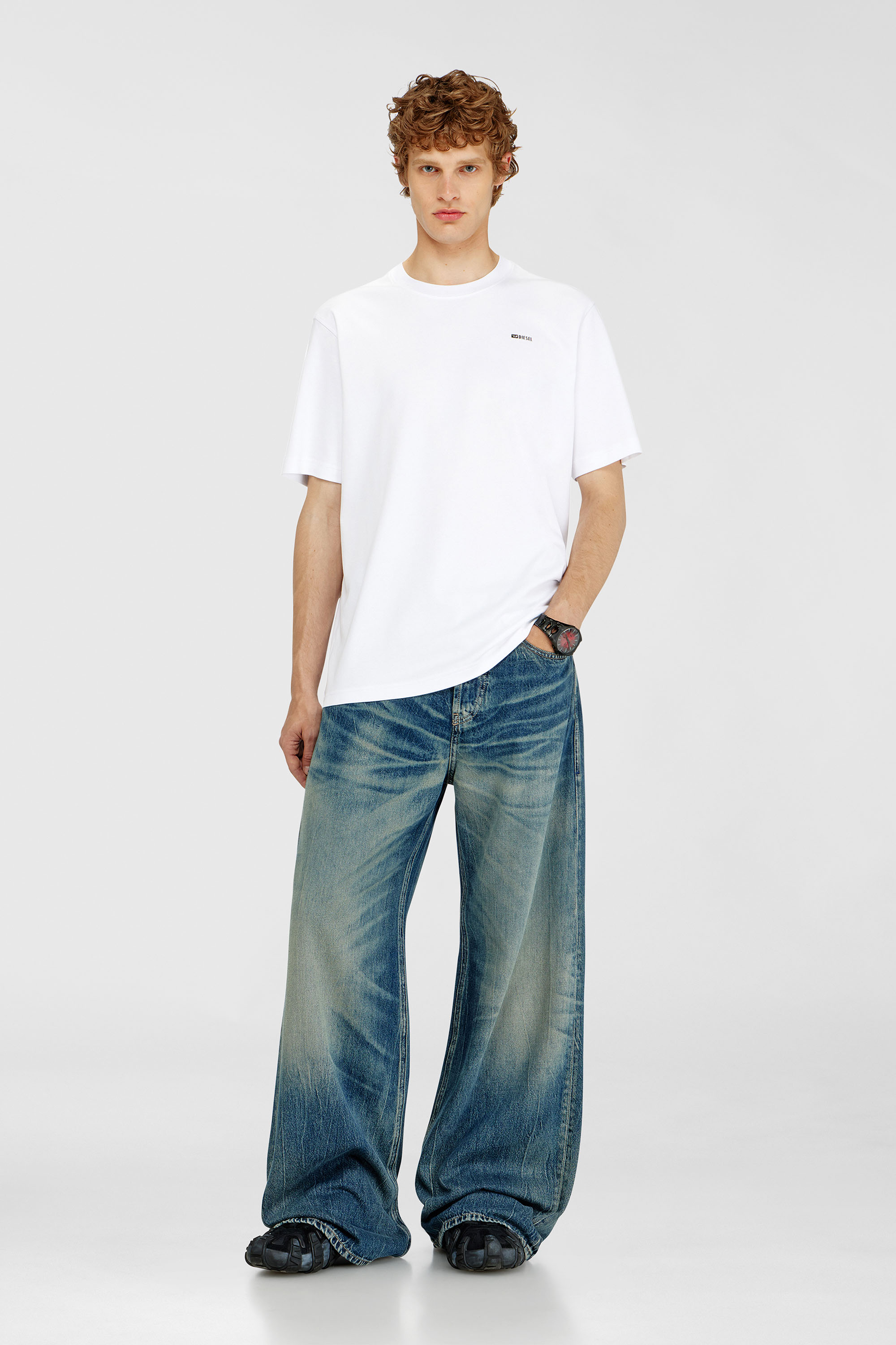 Diesel - T-ADJUST-MET, Male's Tシャツ in ホワイト - 2