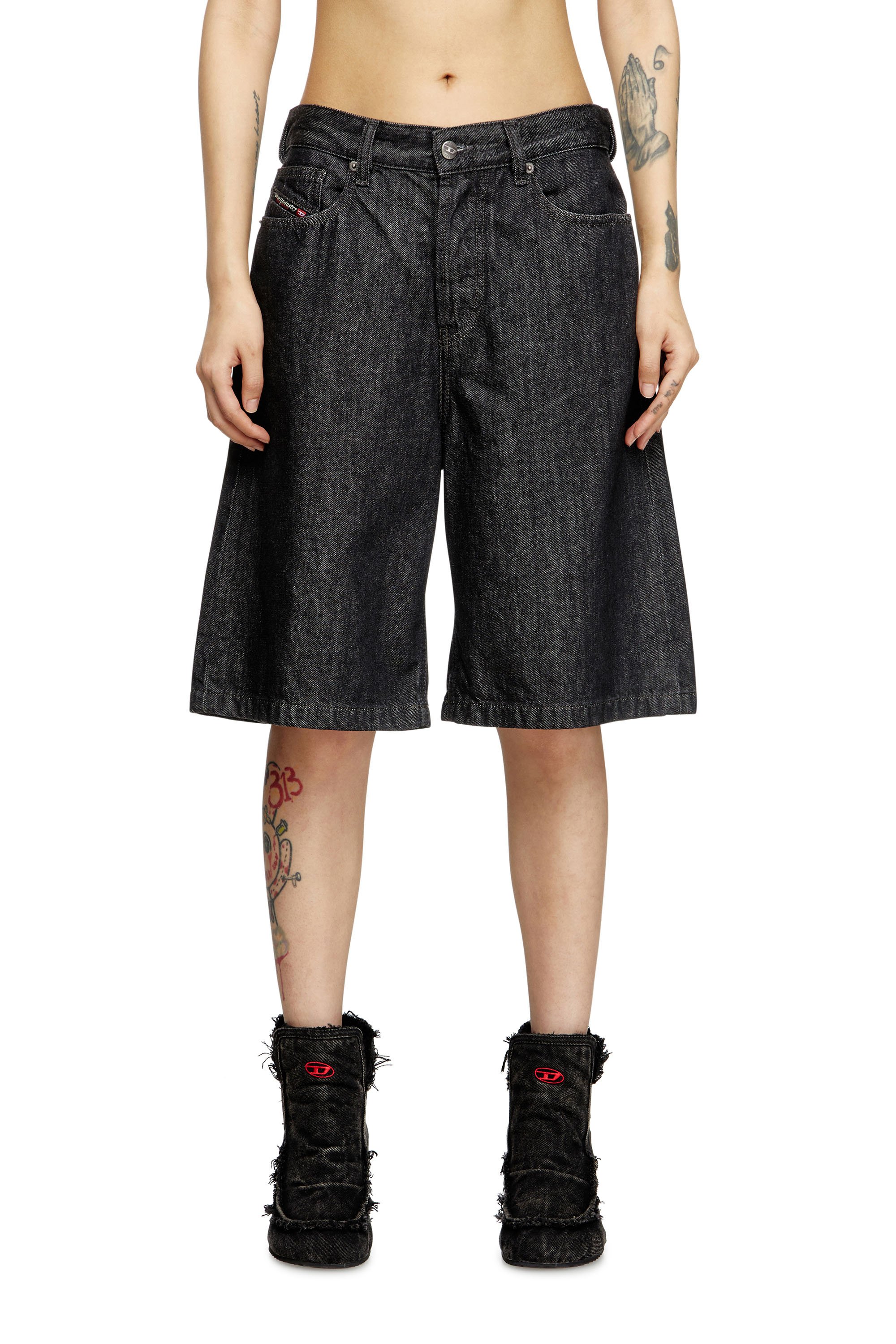 Diesel - DE-SIRE-SHORT, Female's Shorts in rinse-wash denim in ブラック - 1