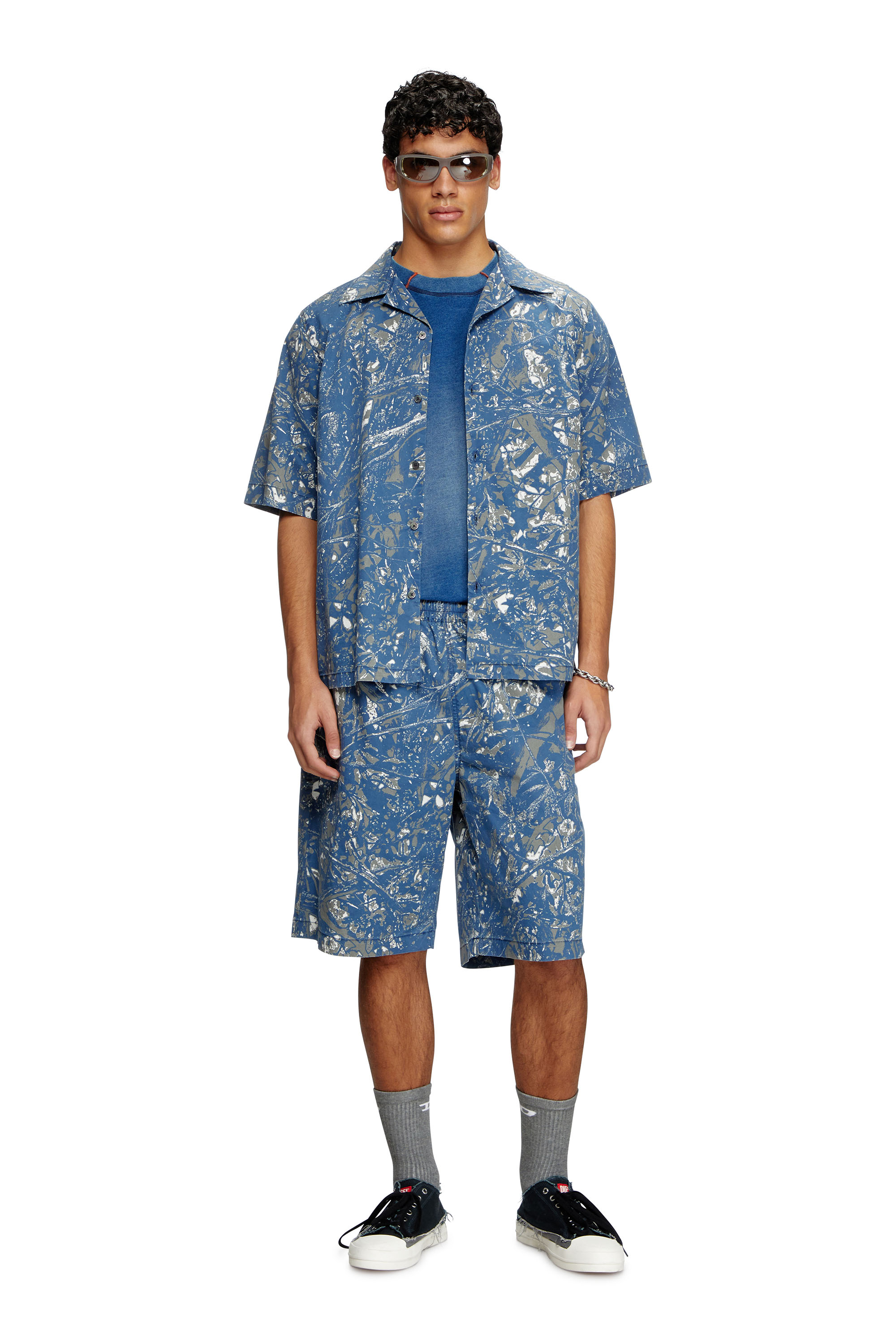 Diesel - P-OPWIK-C, Male's Knee-length shorts with camo print in ブルー - 2
