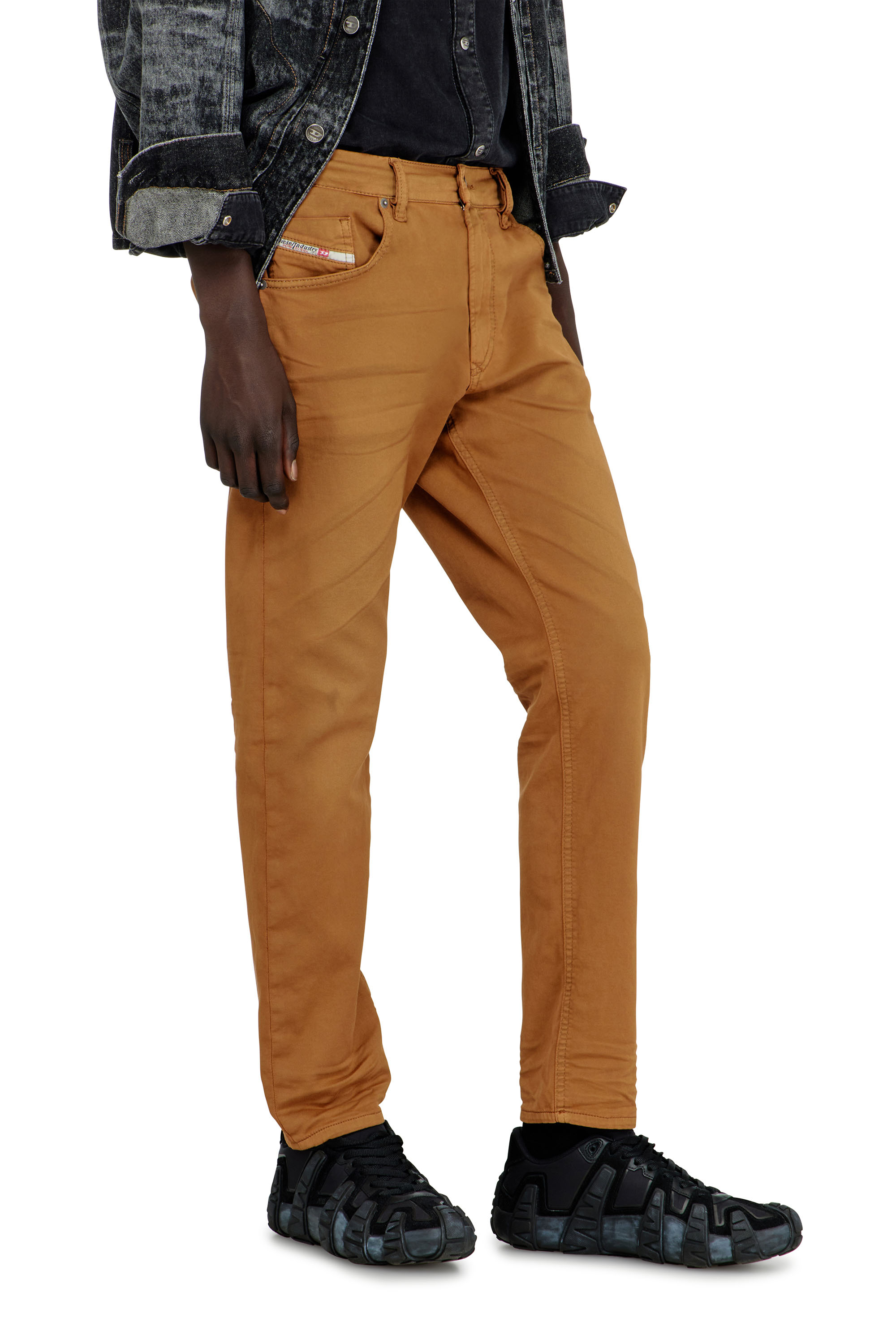 Diesel - Male's Regular 2032 D-Krooley-BW Joggjeans&reg; 0670M, キャメル - 5