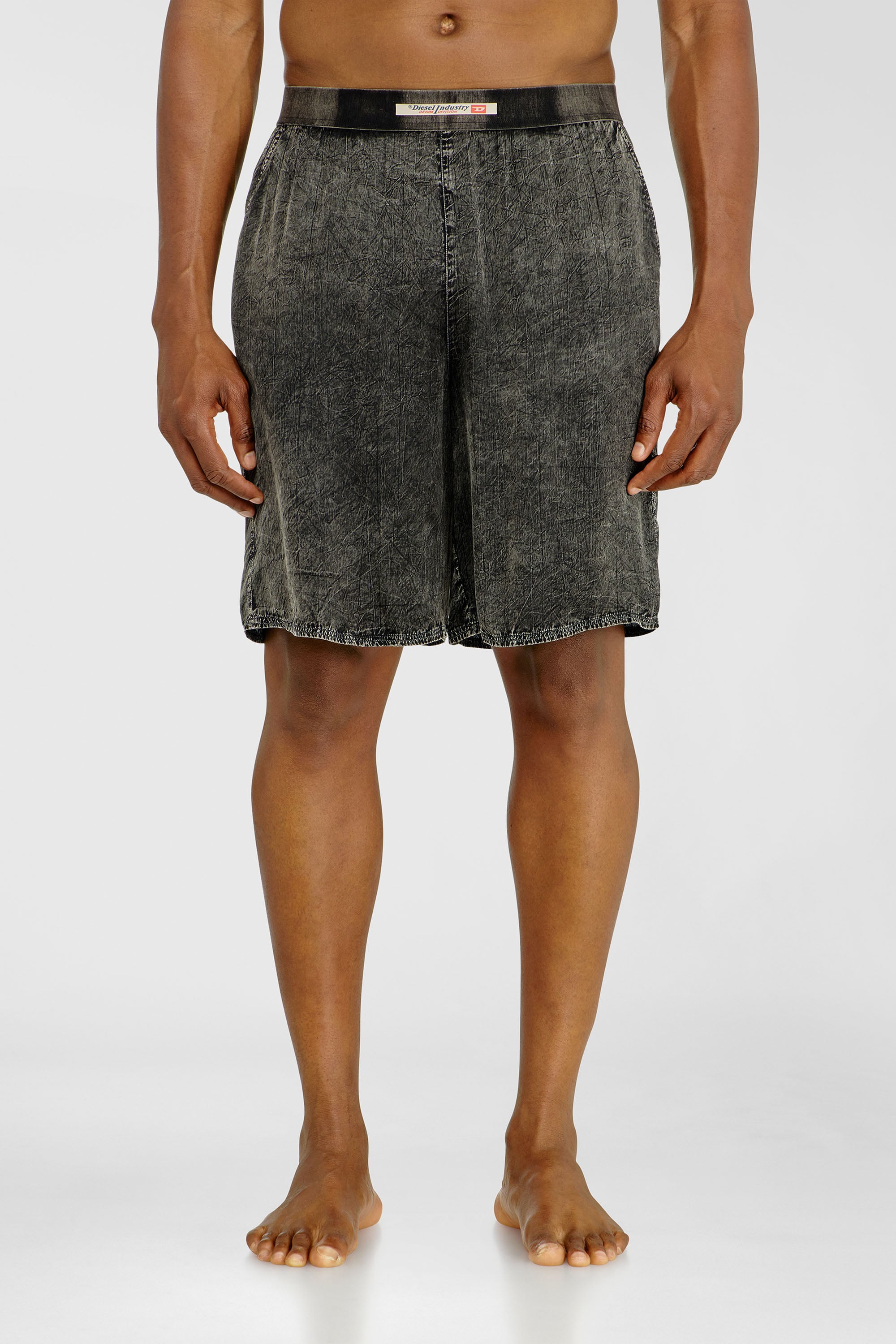 Diesel - JAGO-DNM, Male's ショートパンツ in ダークグレー - 1