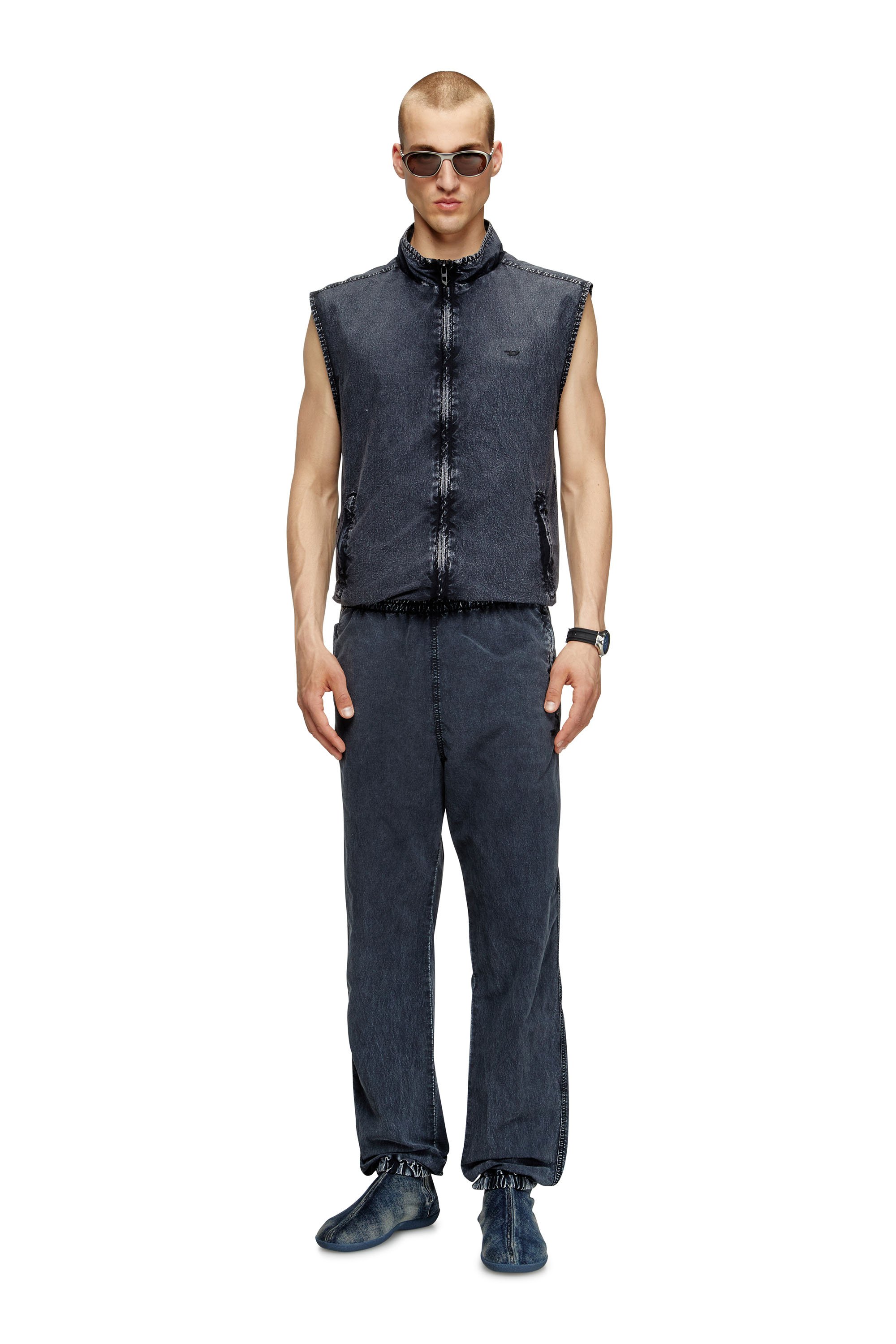Diesel - J-ERB, Male's Vest in recycled nylon taslan in ブラック - 2