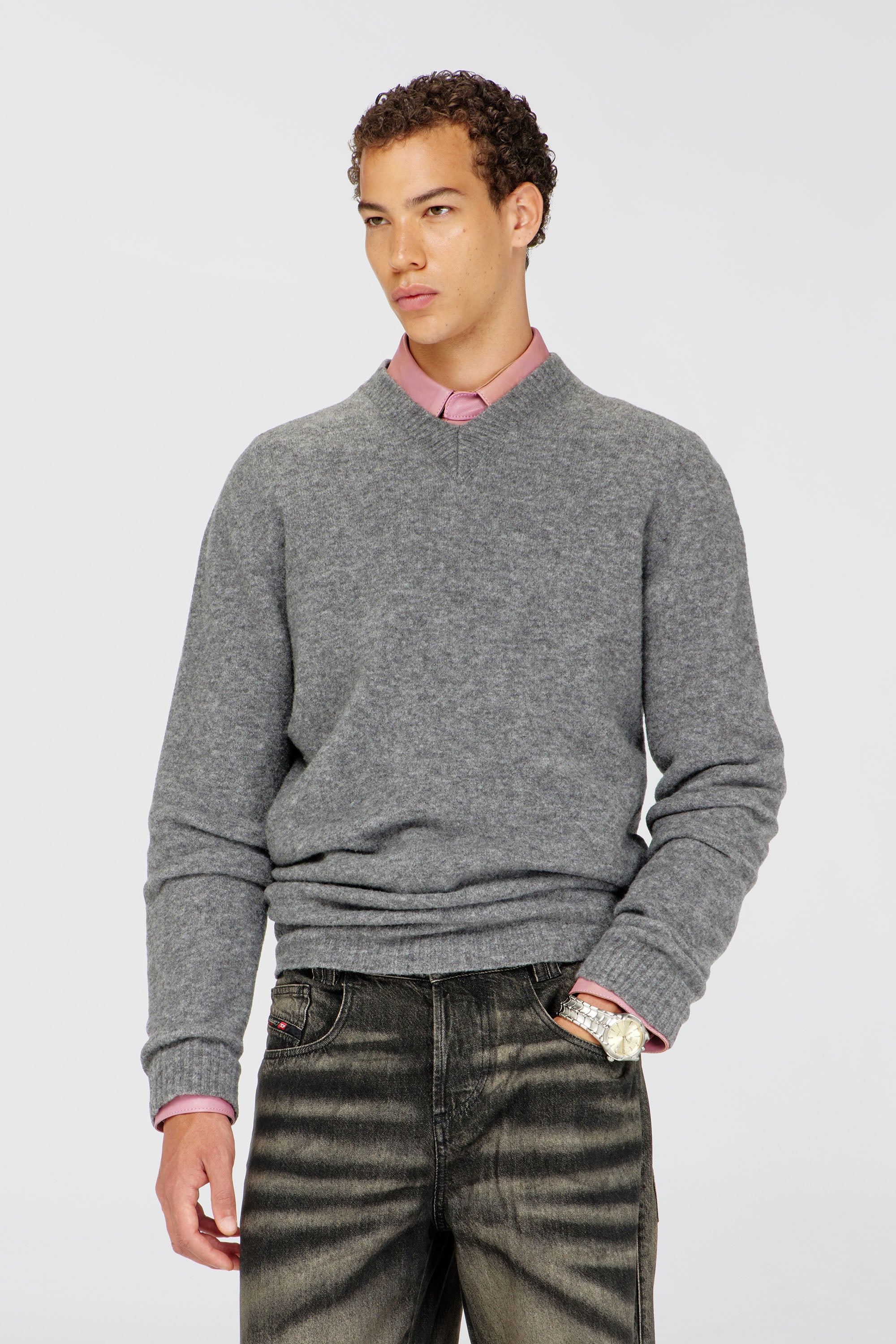 Diesel - K-ANDIE, Male's V-neck jumper in wrinkled boiled knit in グレー - 1