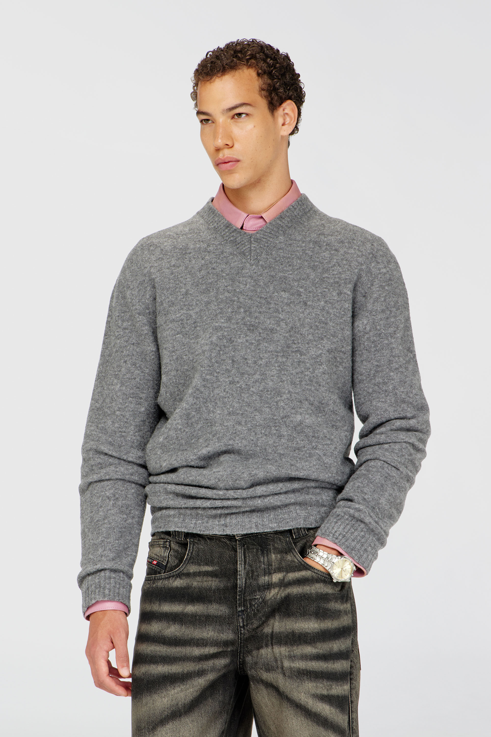 Diesel - K-ANDIE, Male's V-neck jumper in wrinkled boiled knit in グレー - 3