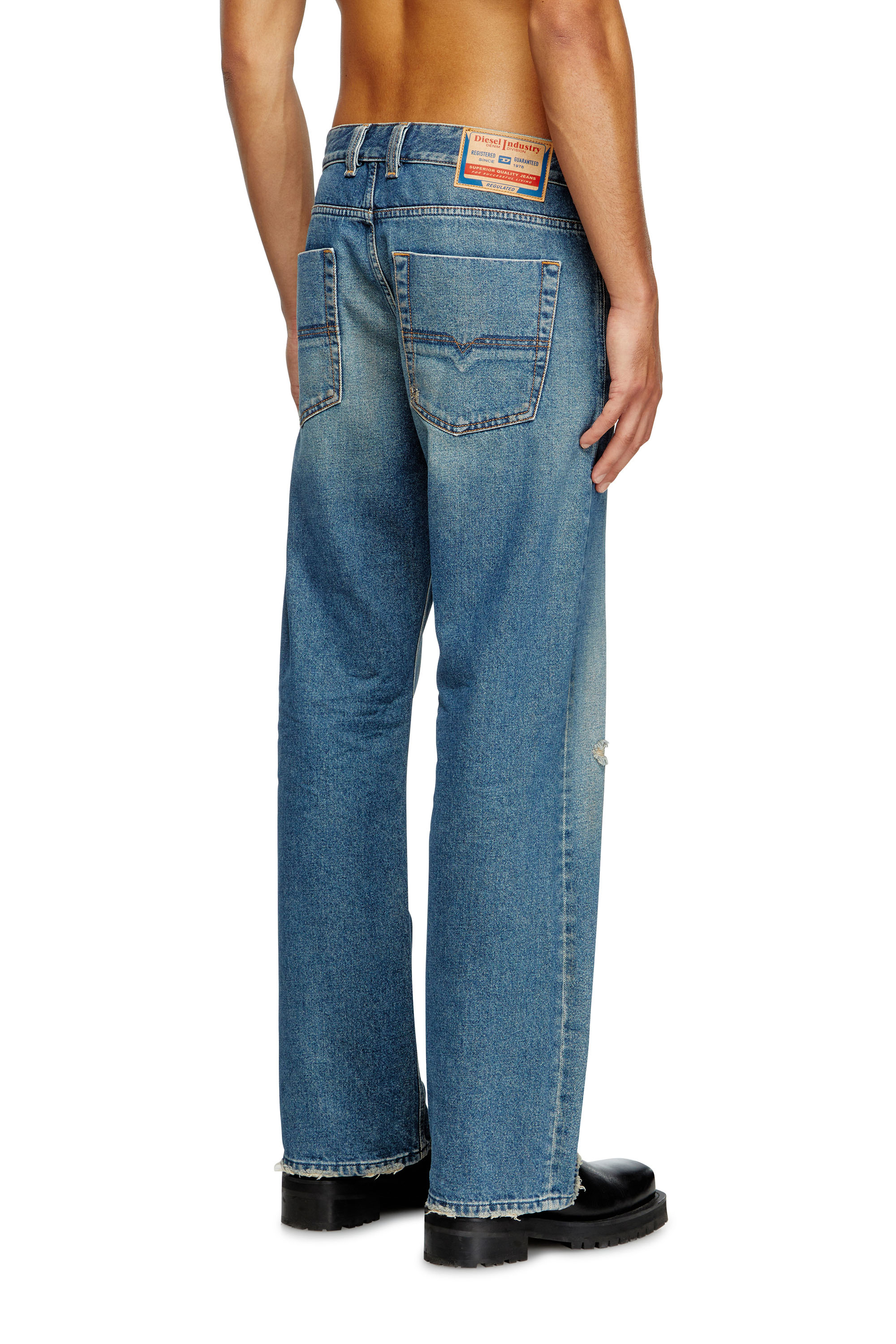 Diesel - Male's Relaxed Jeans 1980 D-Eeper 09J79, ミディアムブルー - 4