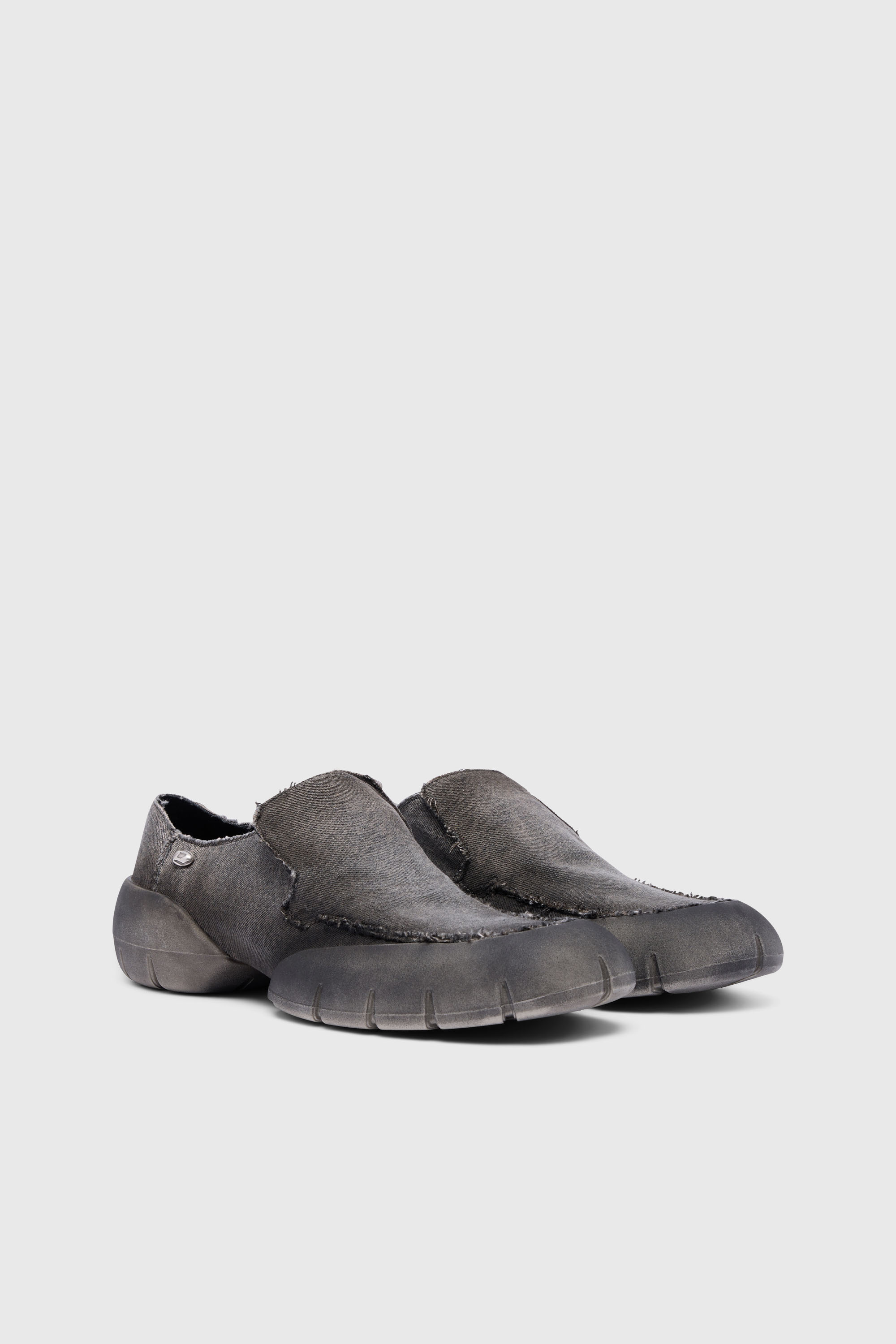Diesel - D-MATHIEU SC, Male's D-Mathieu-Washed denim loafer with rubber sole in グレー - 2