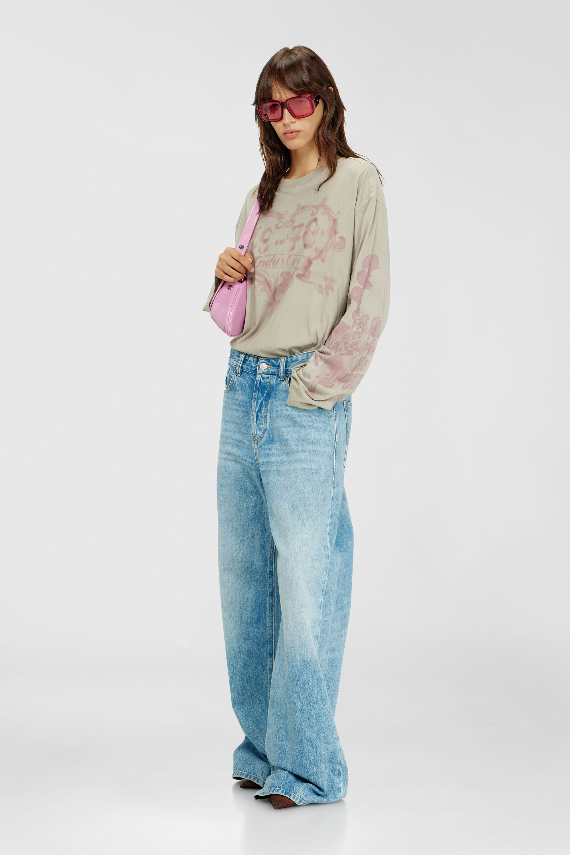 Diesel - T-HILARY-LS-AA1, Female's 長袖Tシャツ in ピンク/ベージュ - 2