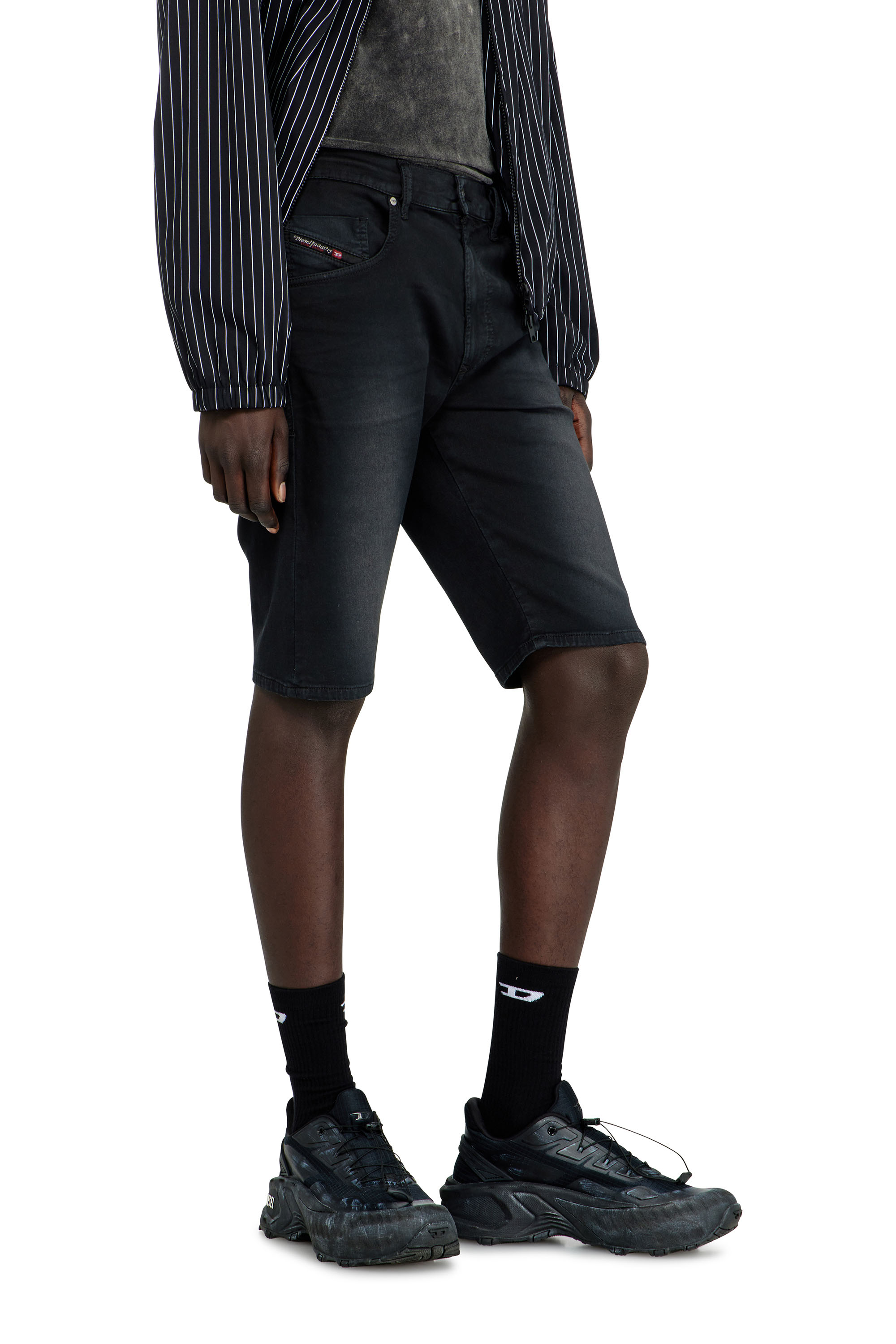 Diesel - 2033 D-KROOLEY-SHORT-BW JOGG, Male's ジョグ ショートパンツ in ブラック - 5