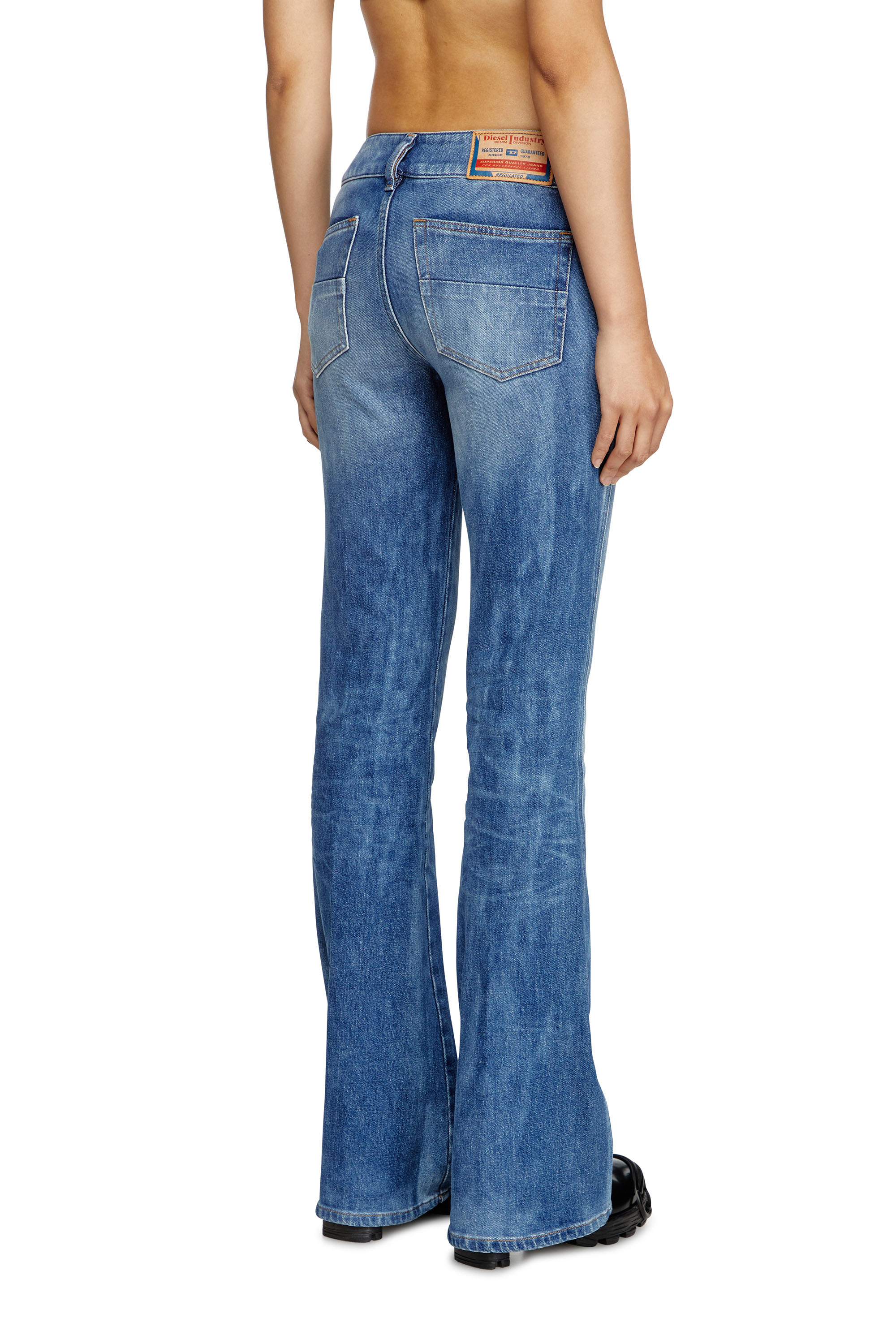 Diesel - Female's Bootcut Jeans D-Hush 09L19, ミディアムブルー - 5