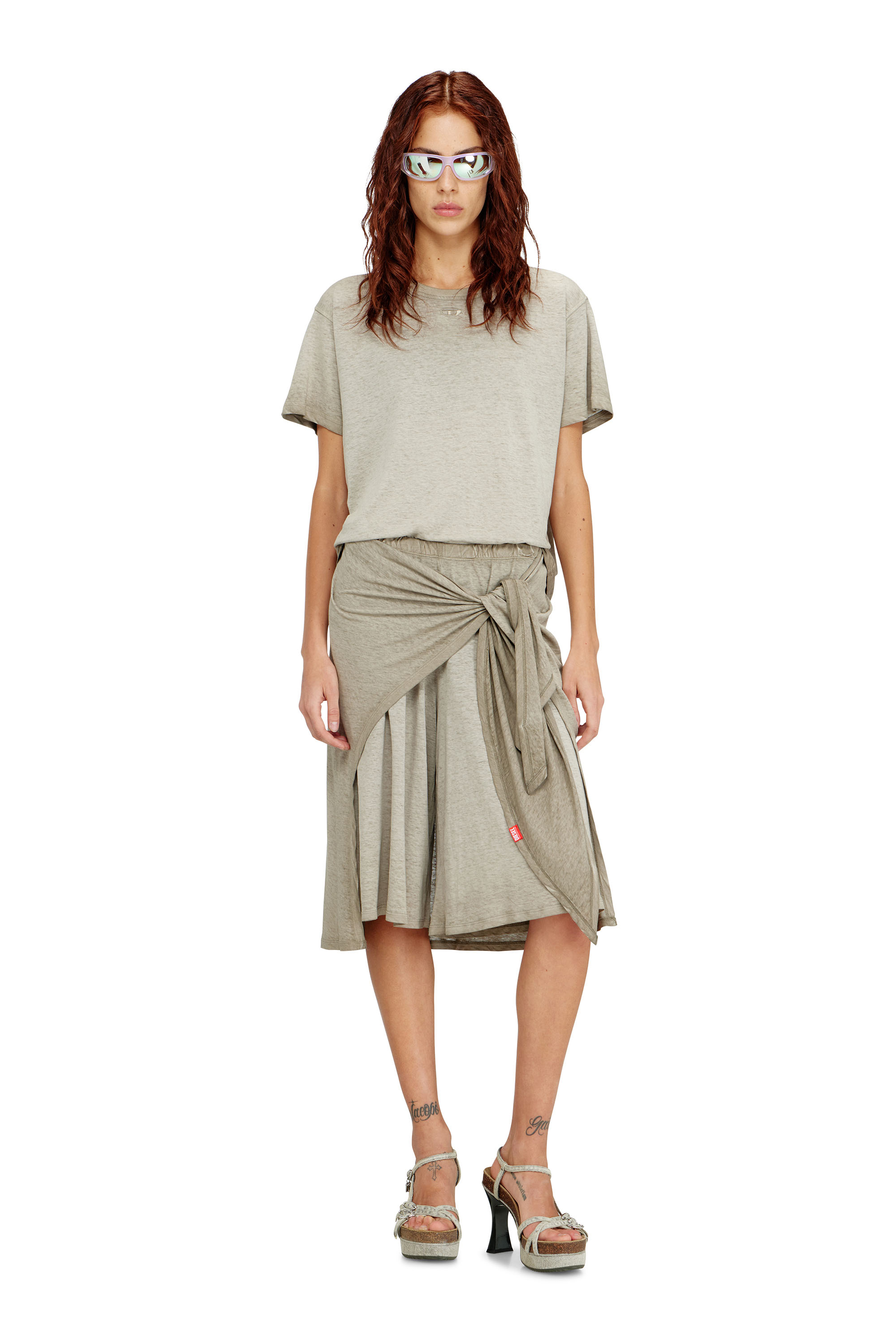 Diesel - P-RALYA, Female's Hemp-cotton bermuda shorts with wrap detail in ベージュ - 1
