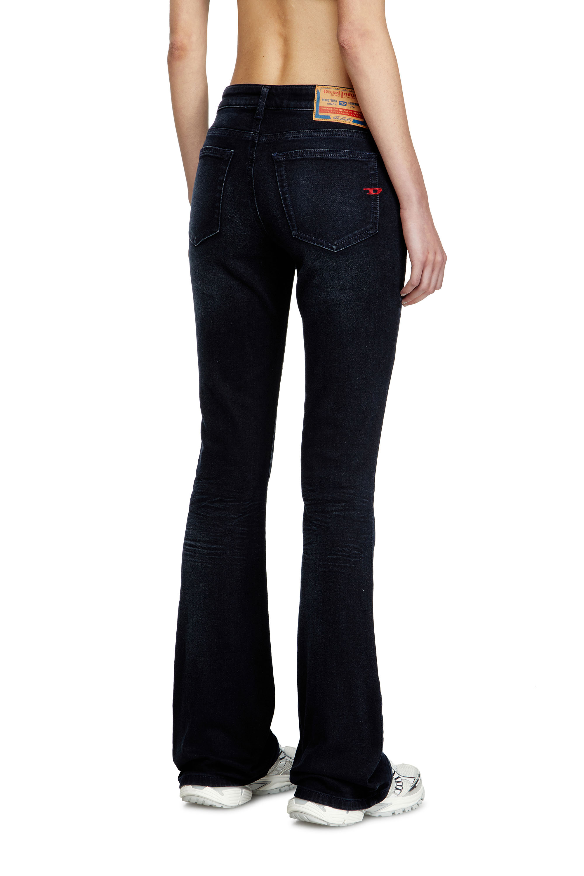 Diesel - Female's Bootcut Jeans 1969 D-Ebbey 0BMBU, ダークブルー - 5