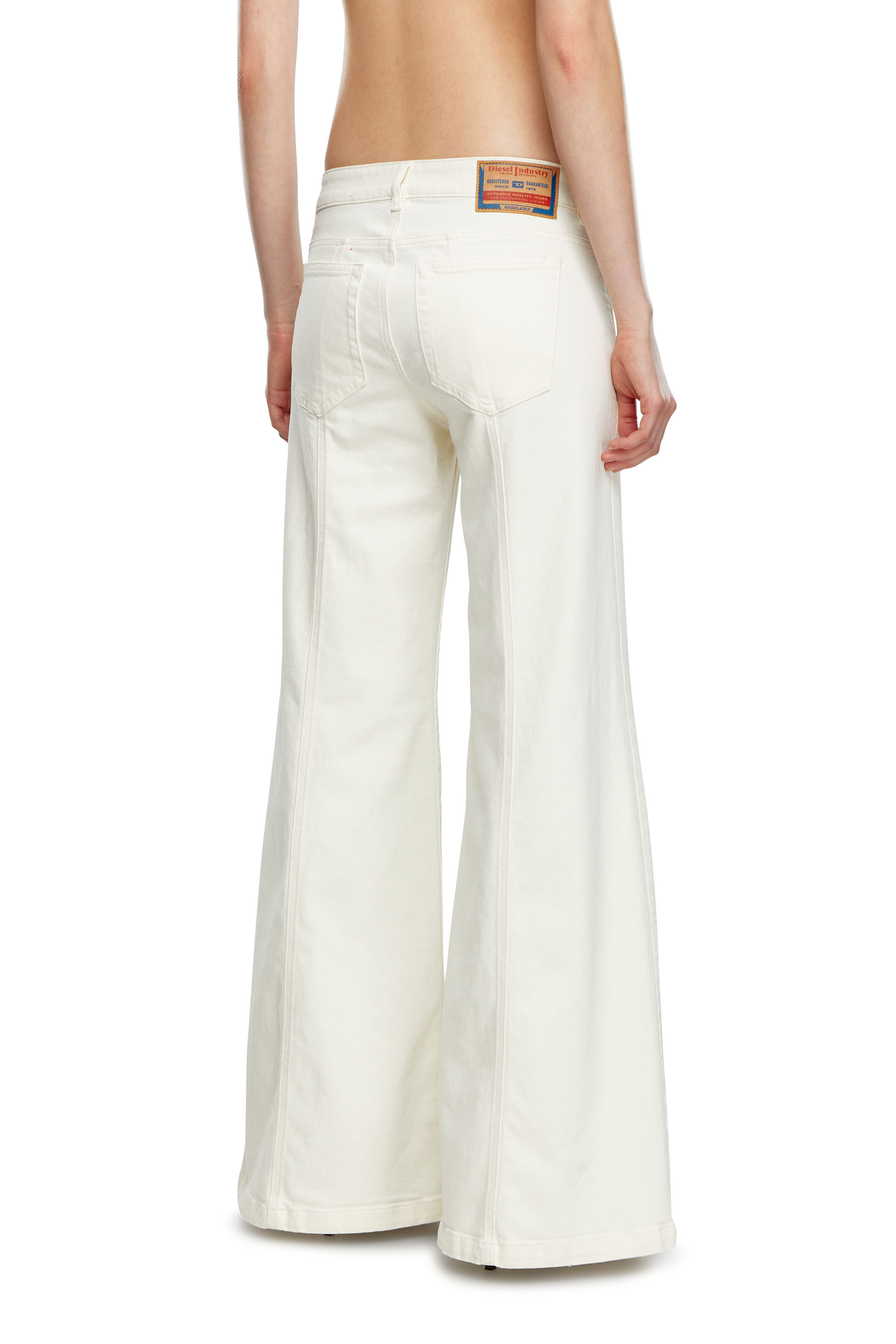 Diesel - Female's Flare Jeans D-Akii 09J68, ホワイト - 4