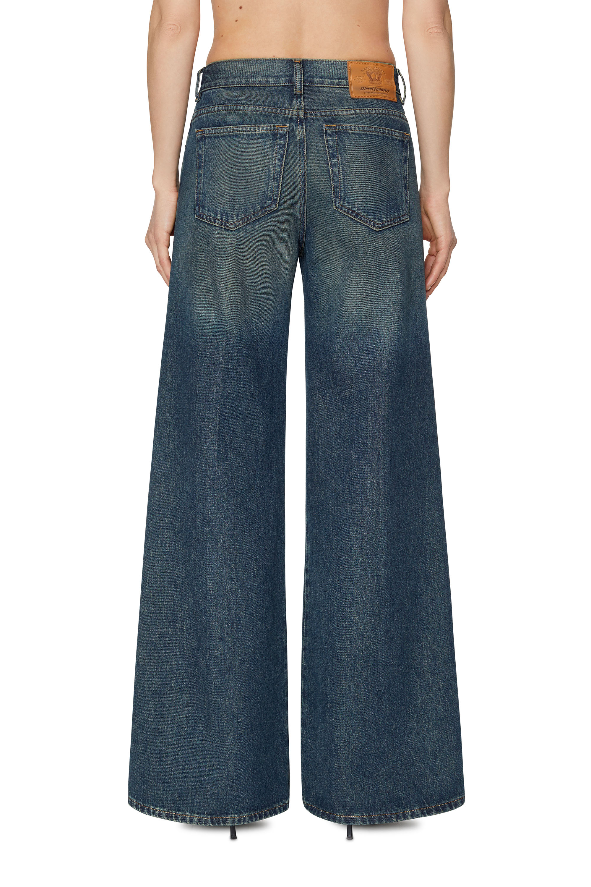 Diesel - Bootcut and Flare Jeans 1978 D-Akemi 09C04, Female's ブーツカットフレア Jeans - 1978 D-Akemi in ダークブルー - 5